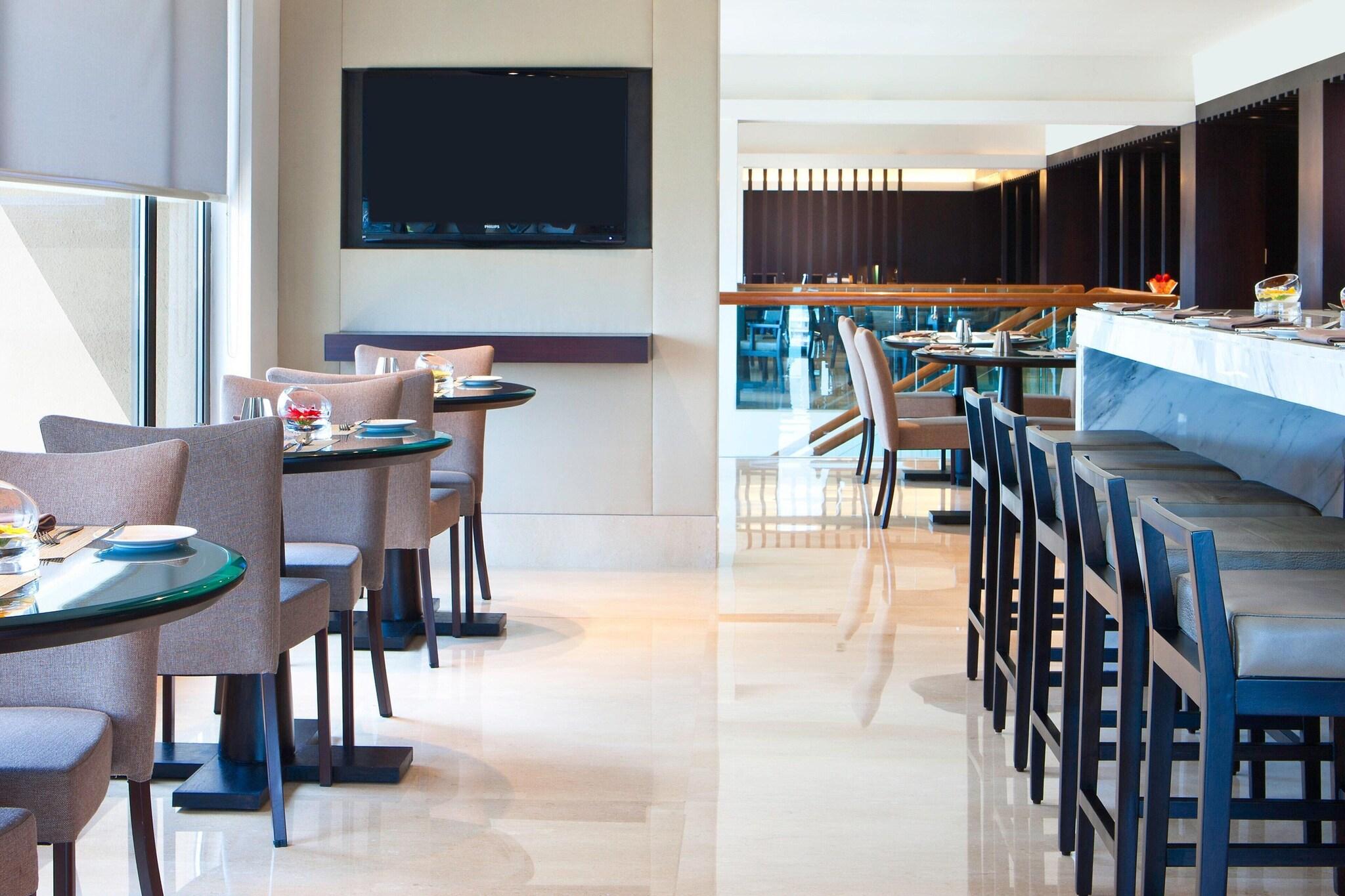 Suite Deluxe King Bed