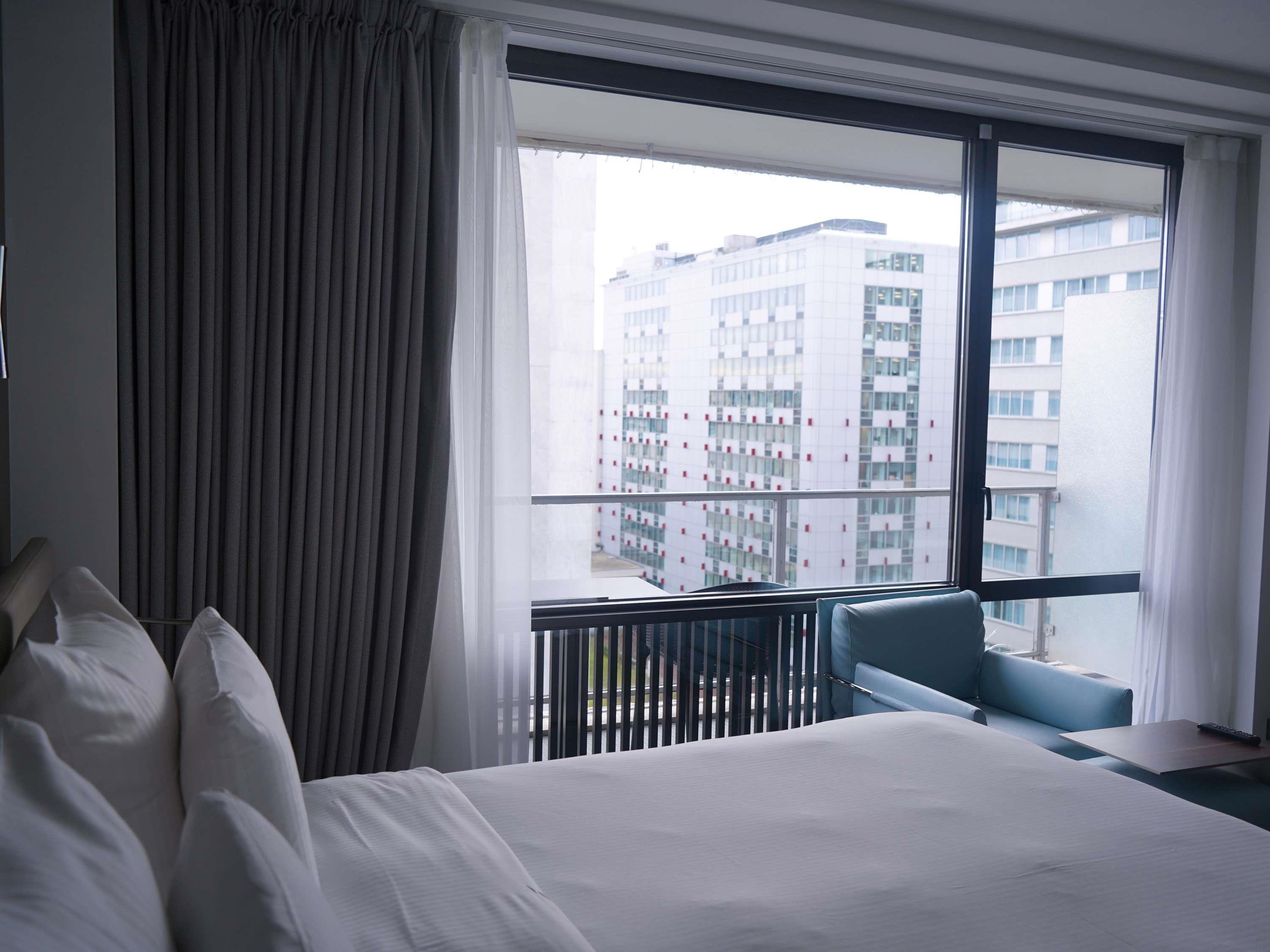 Double Deluxe City View King Bed