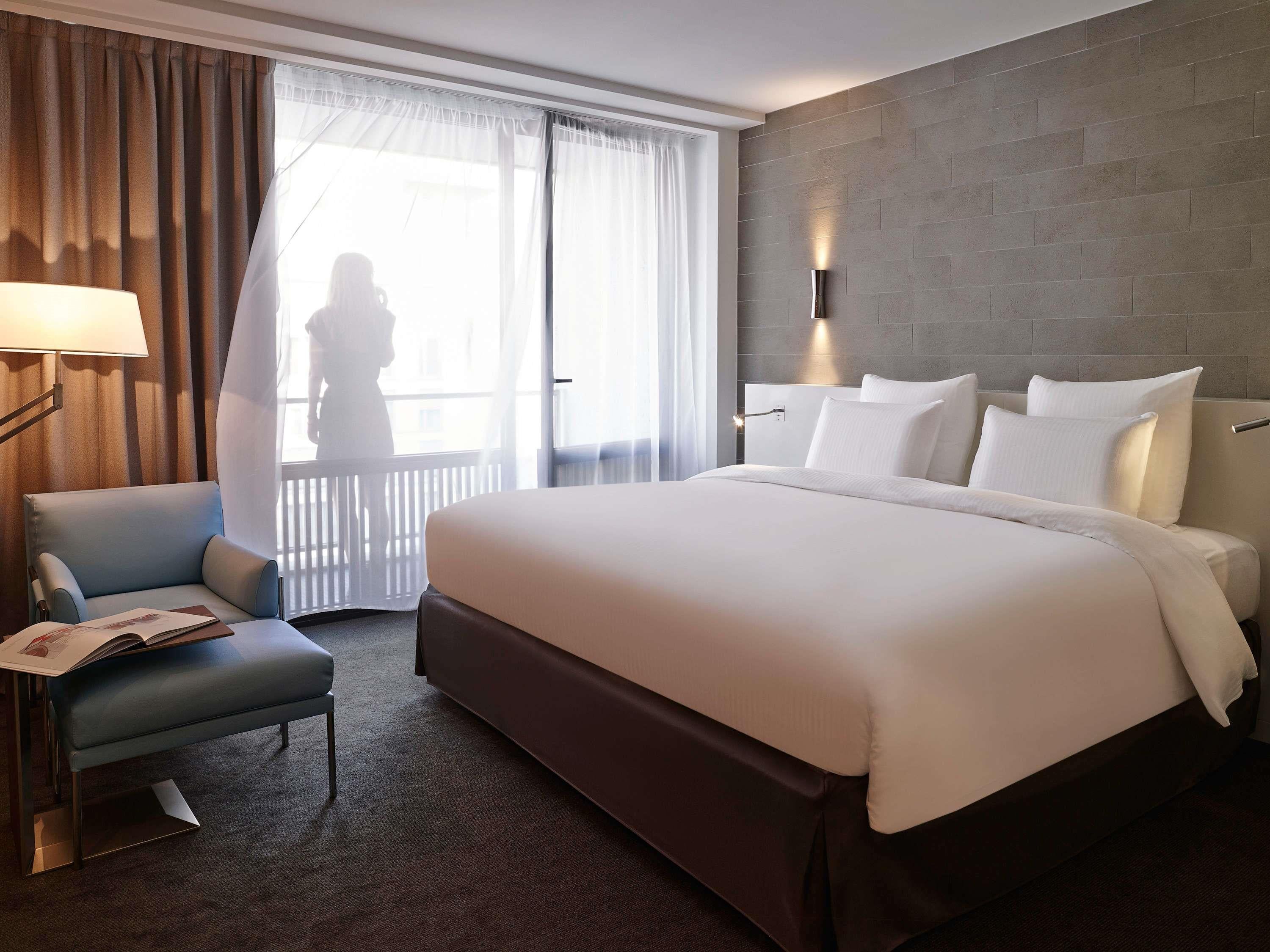 Suite with Balcony with Views