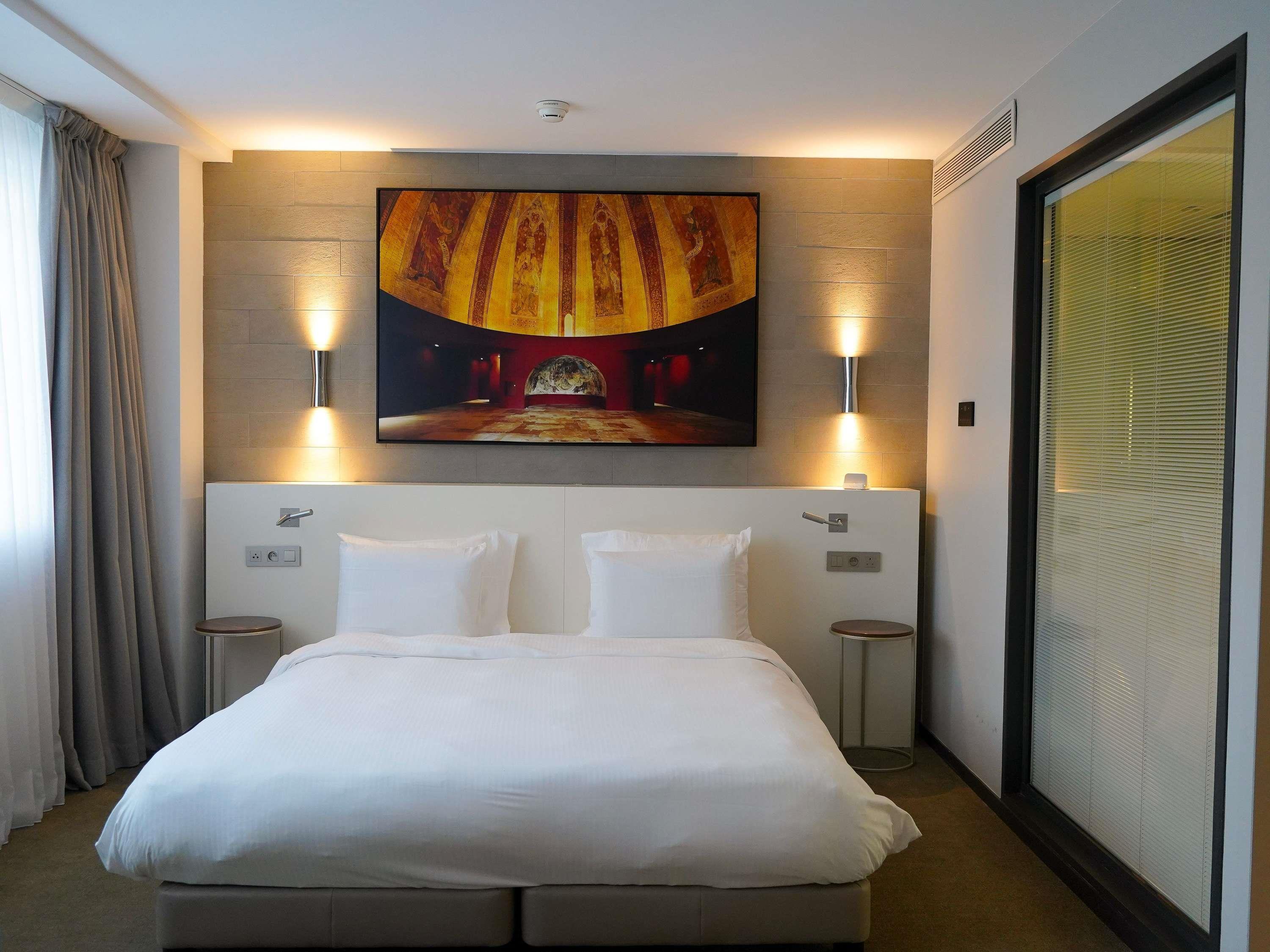 Junior Suite King Size Bed