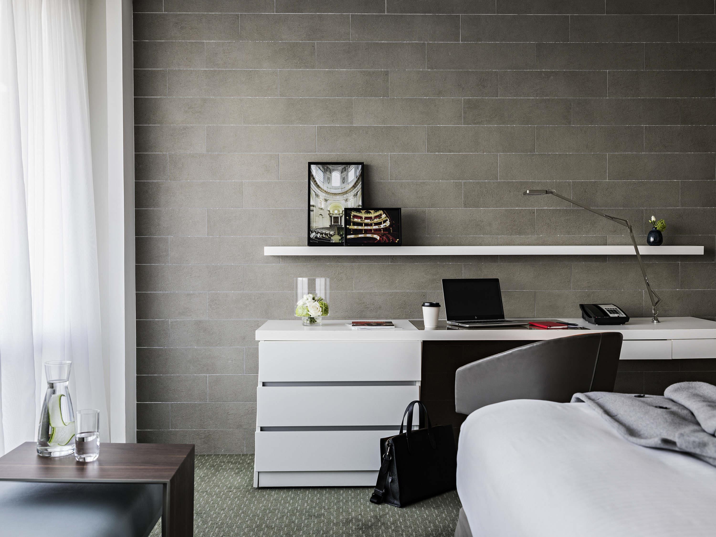 Double Deluxe City View King Bed