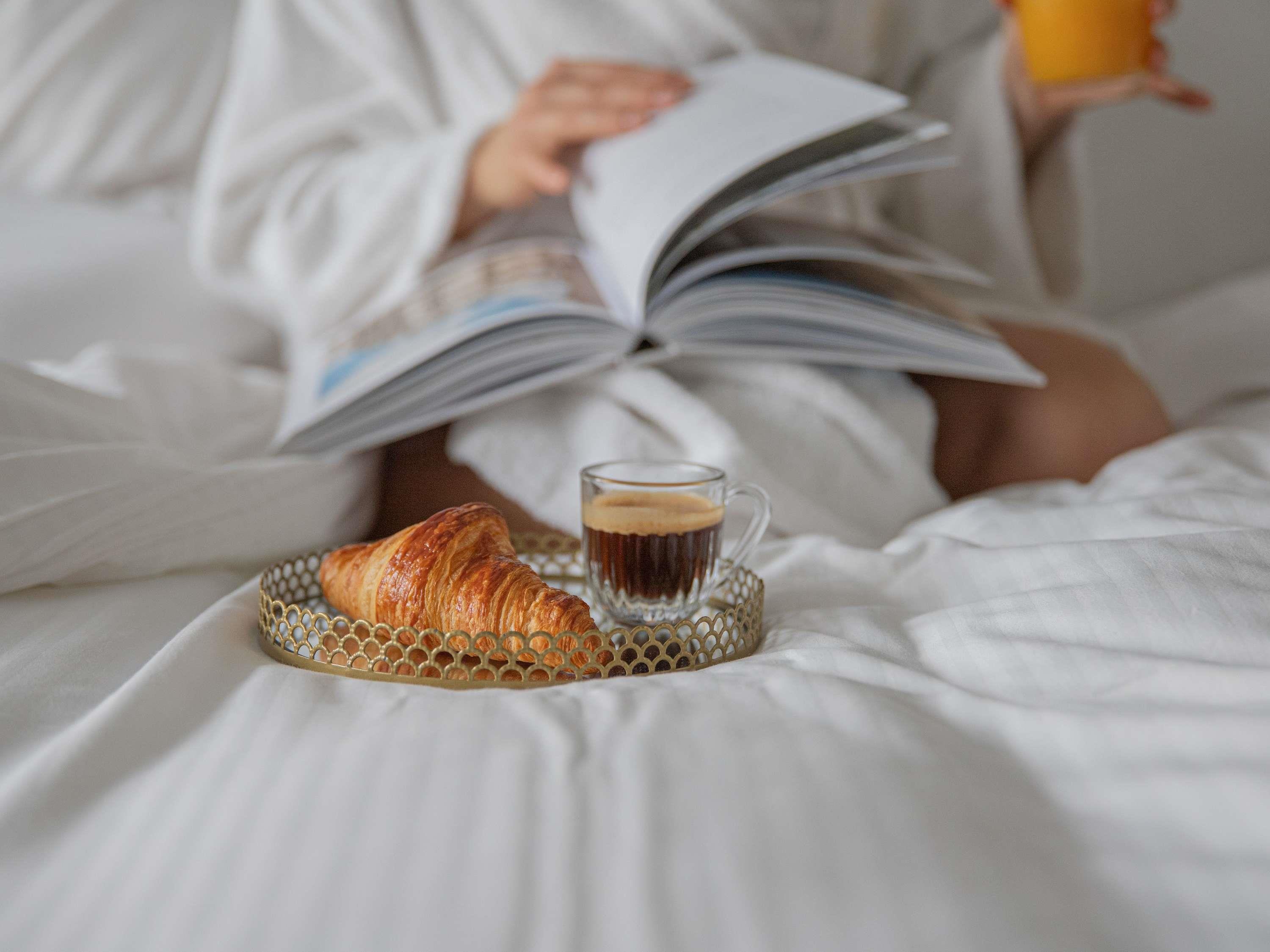 Double Garden View King Bed