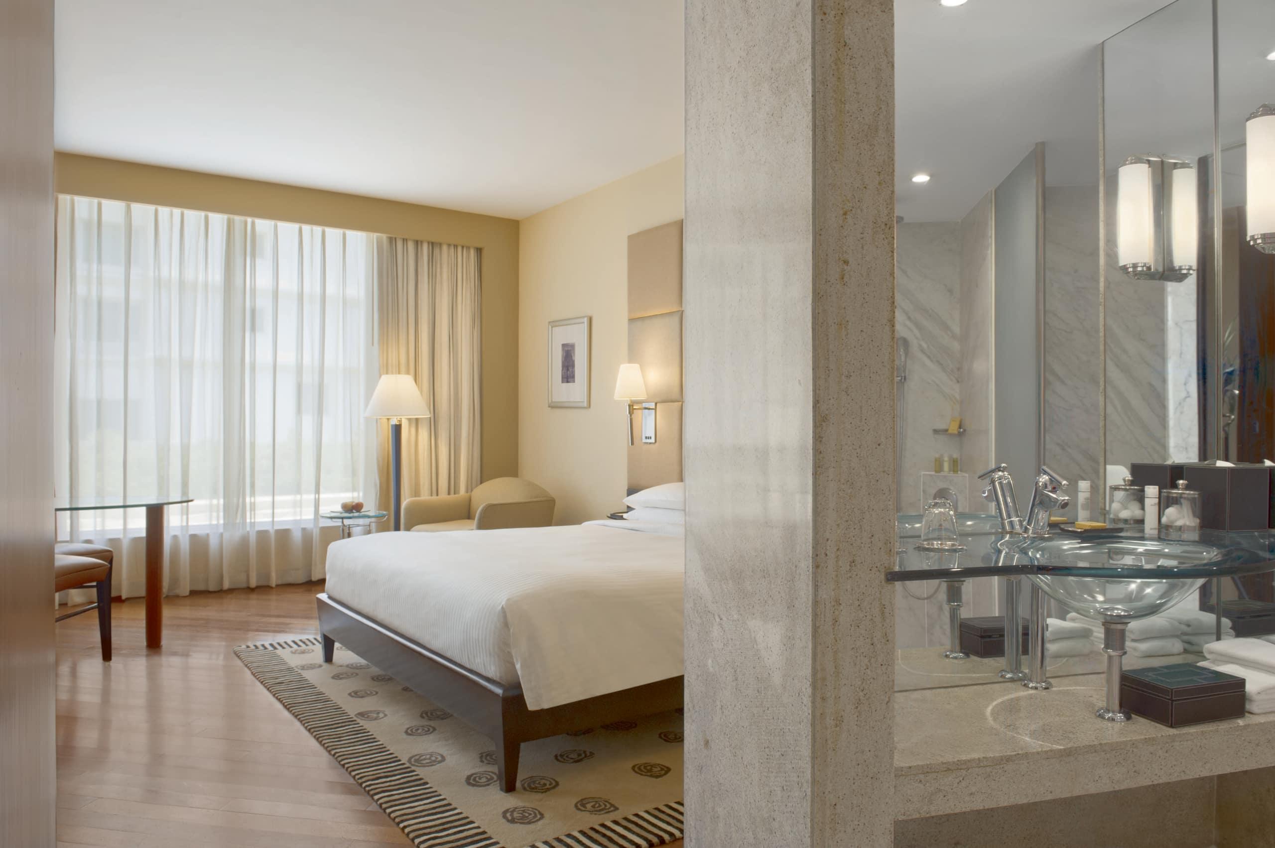 Double Pool View King Bed