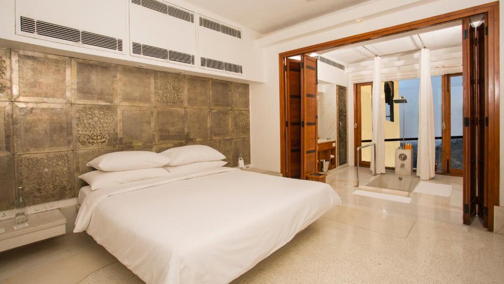 Suite Two Bedrooms One Bathroom