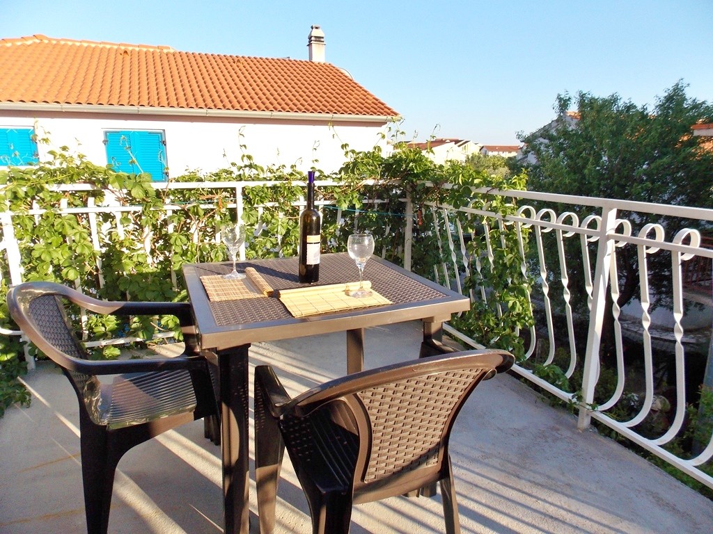 Apartment Capacity 3