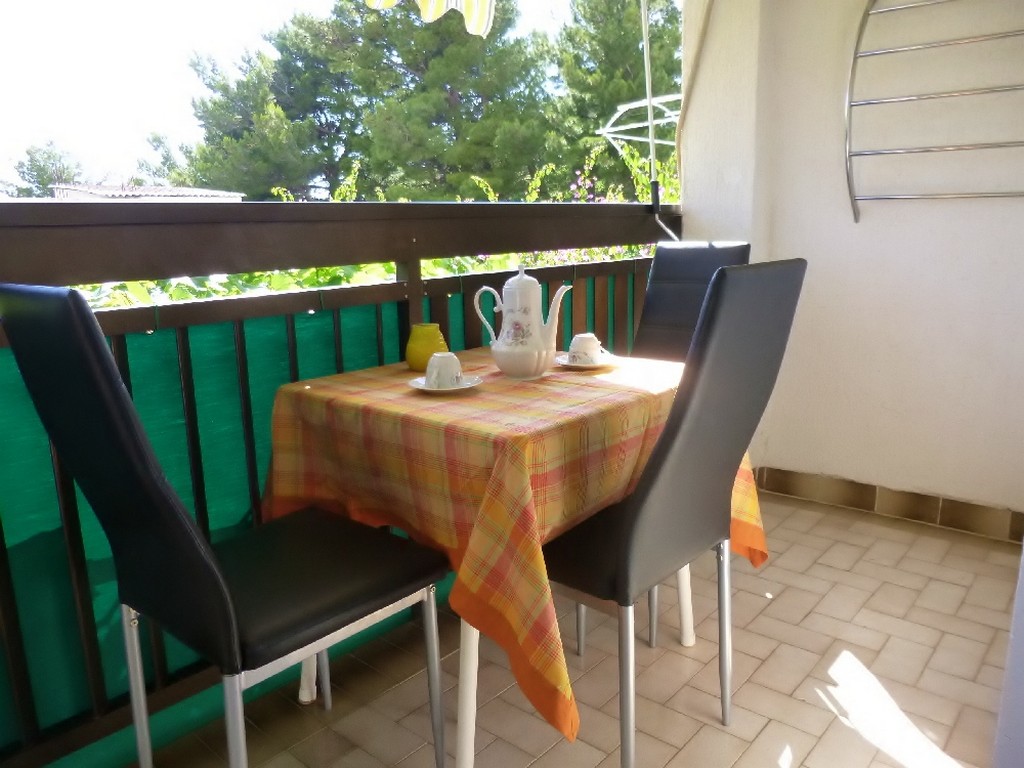 Apartment Capacity 3