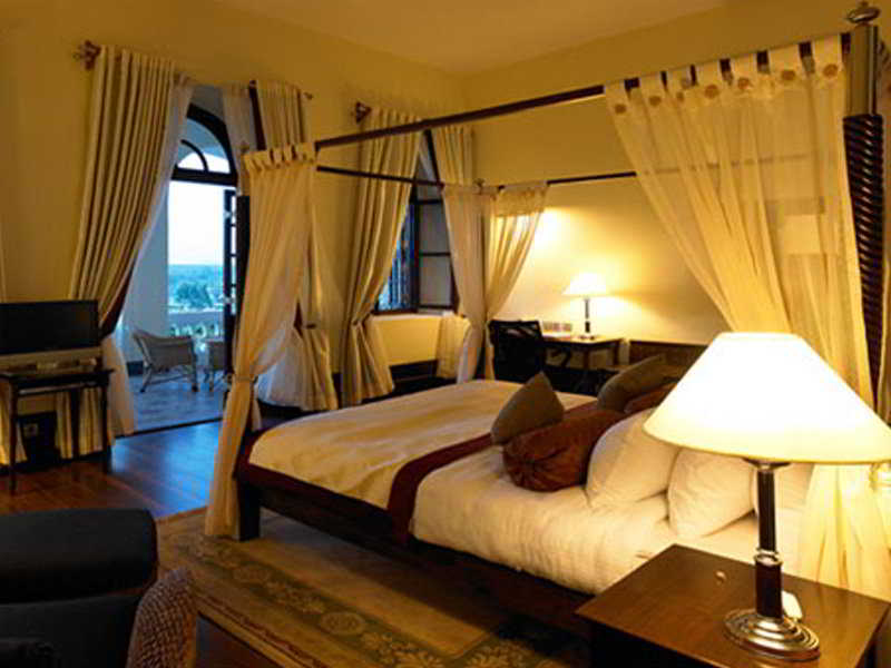 Double Queen Size Bed