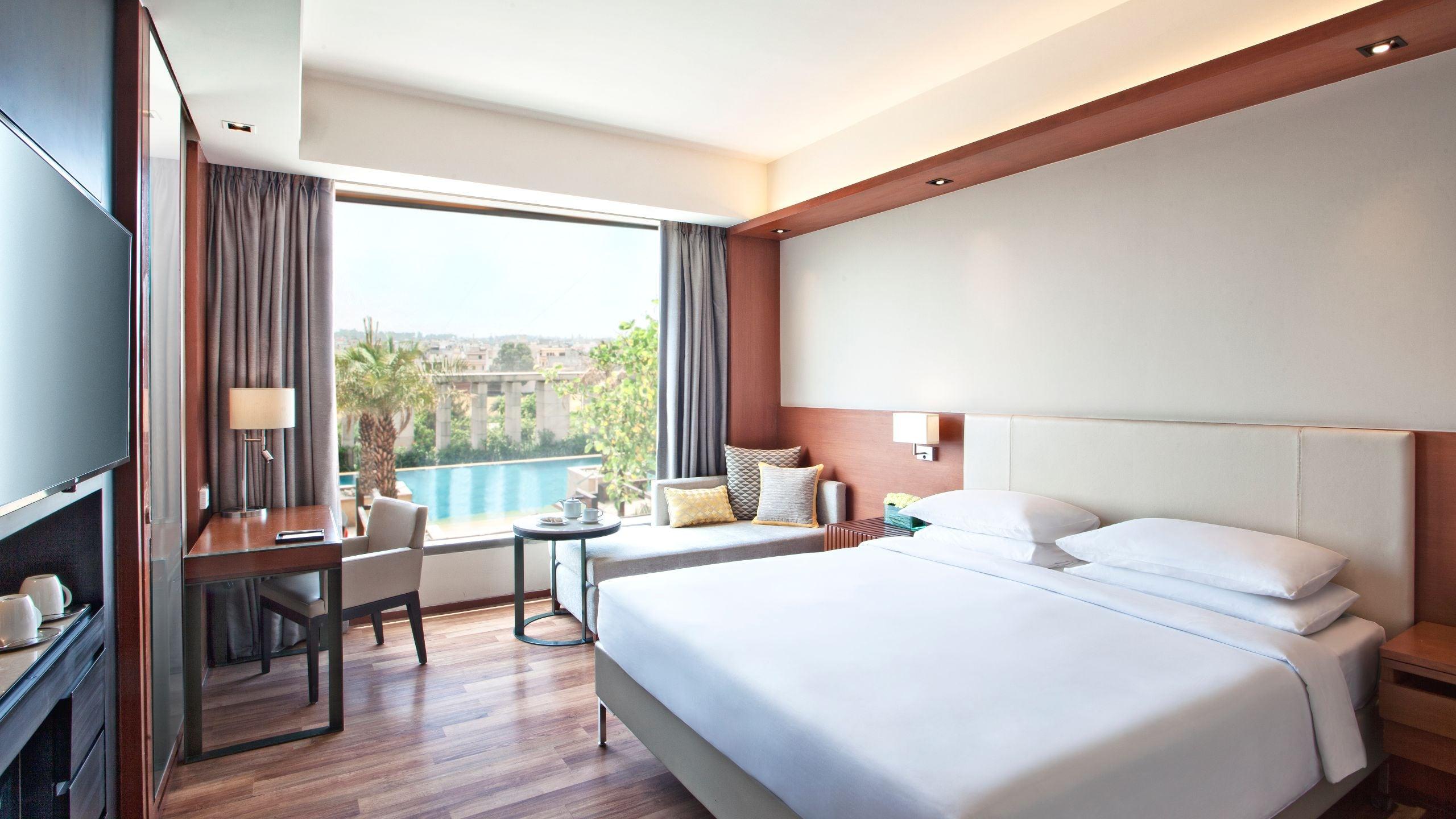 Double Pool View King Bed