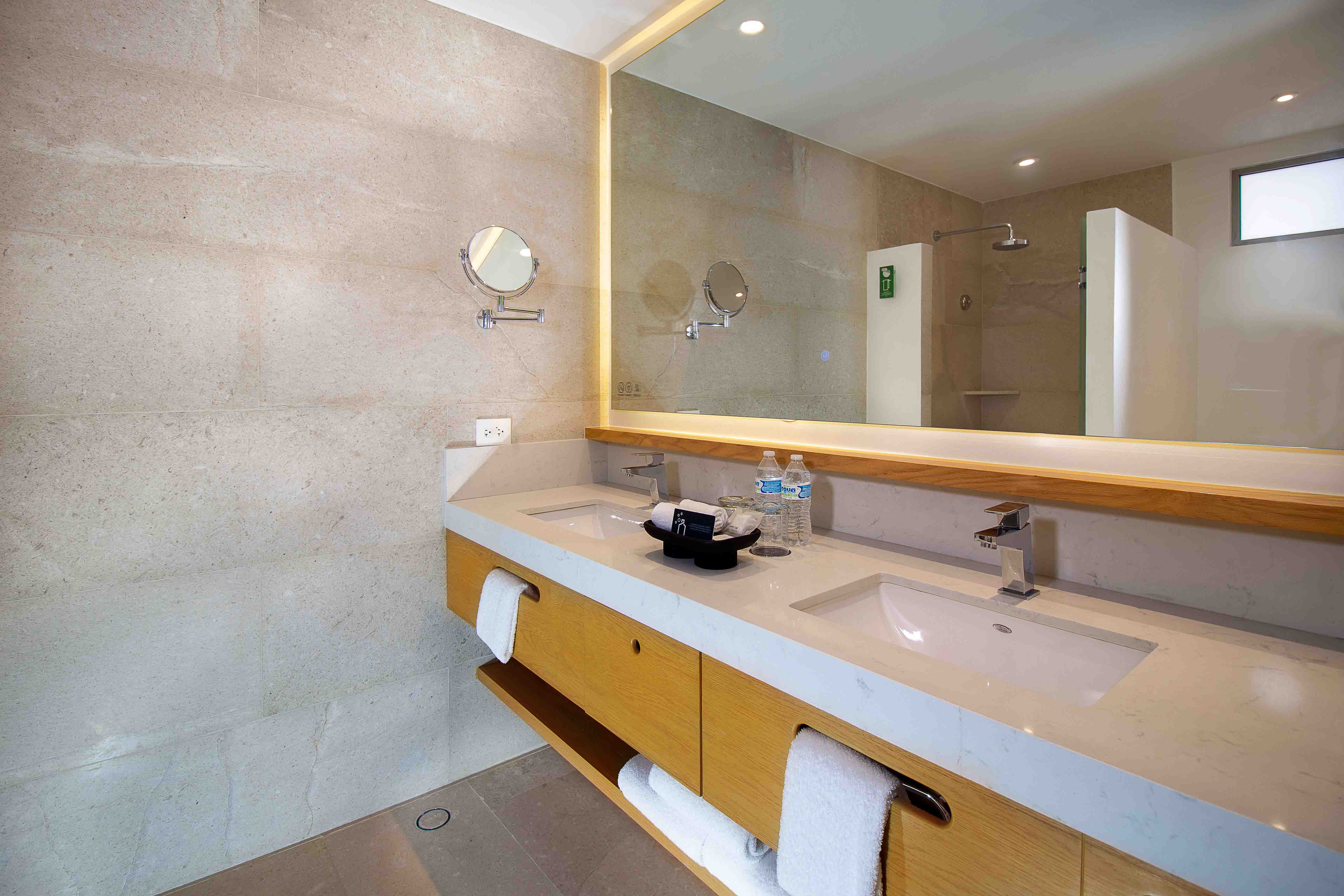 Double Deluxe Premier