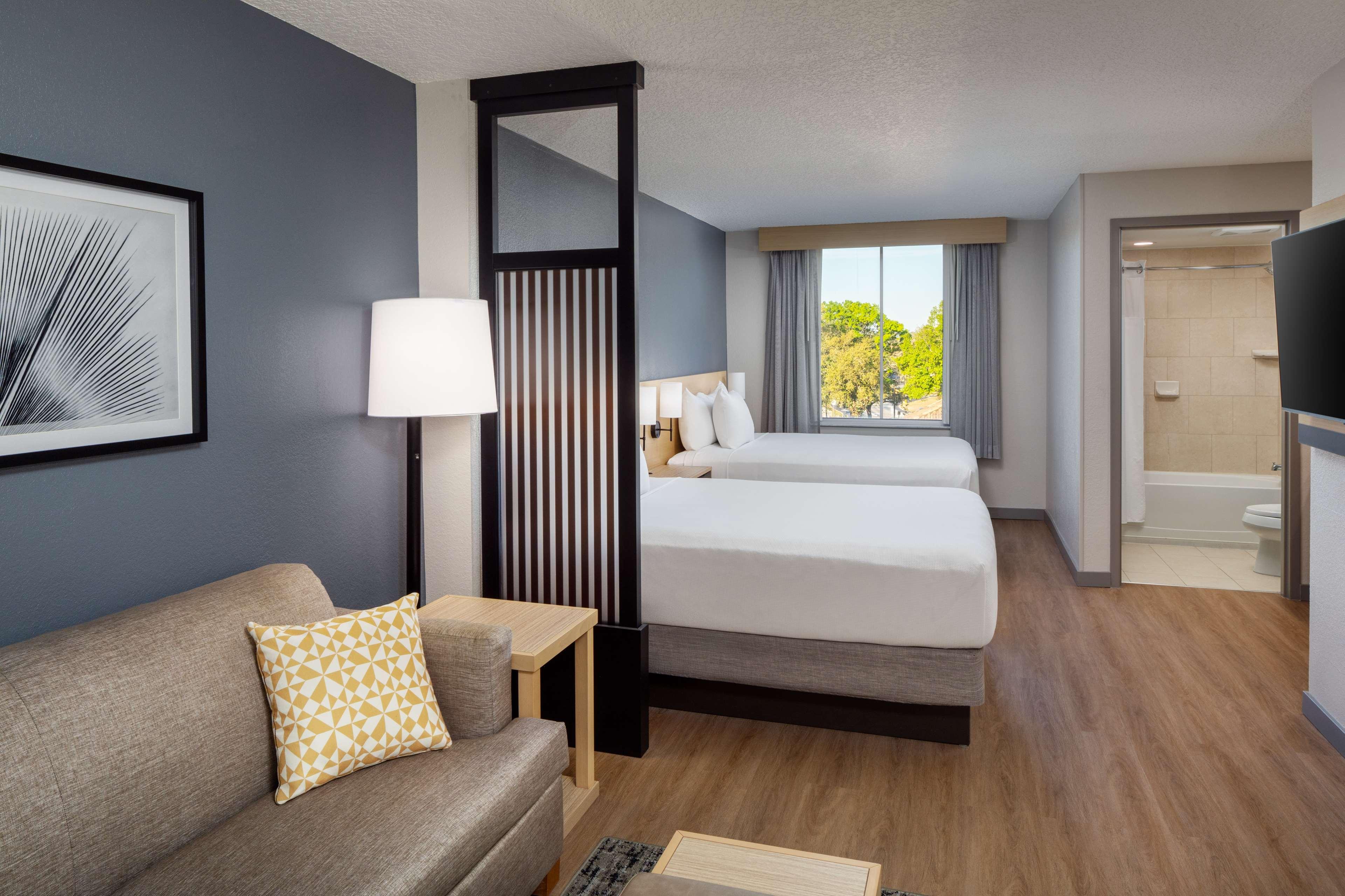 Quadruple Two Queen Beds Non Smoking