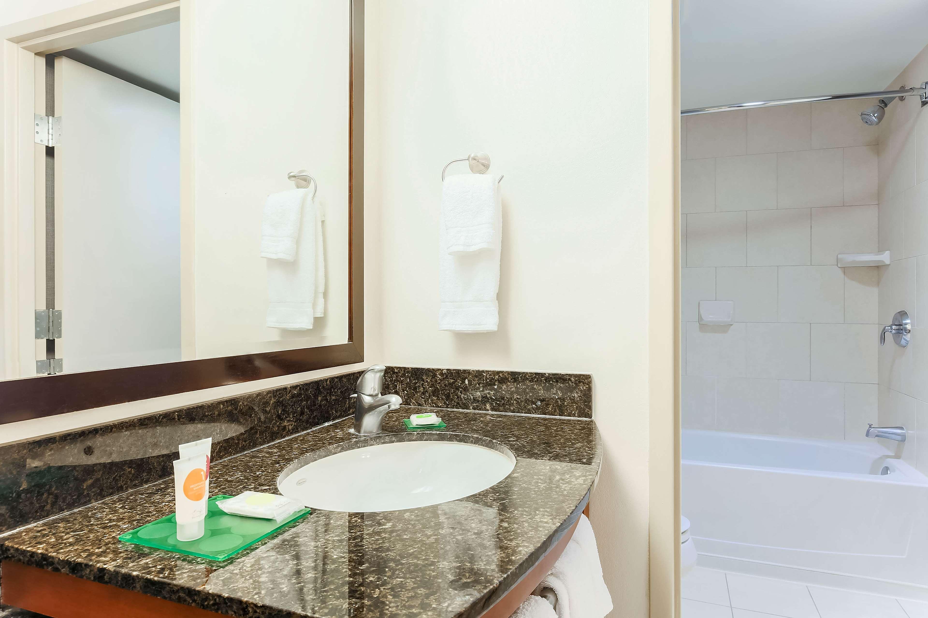 Quadruple Two Queen Beds Non Smoking