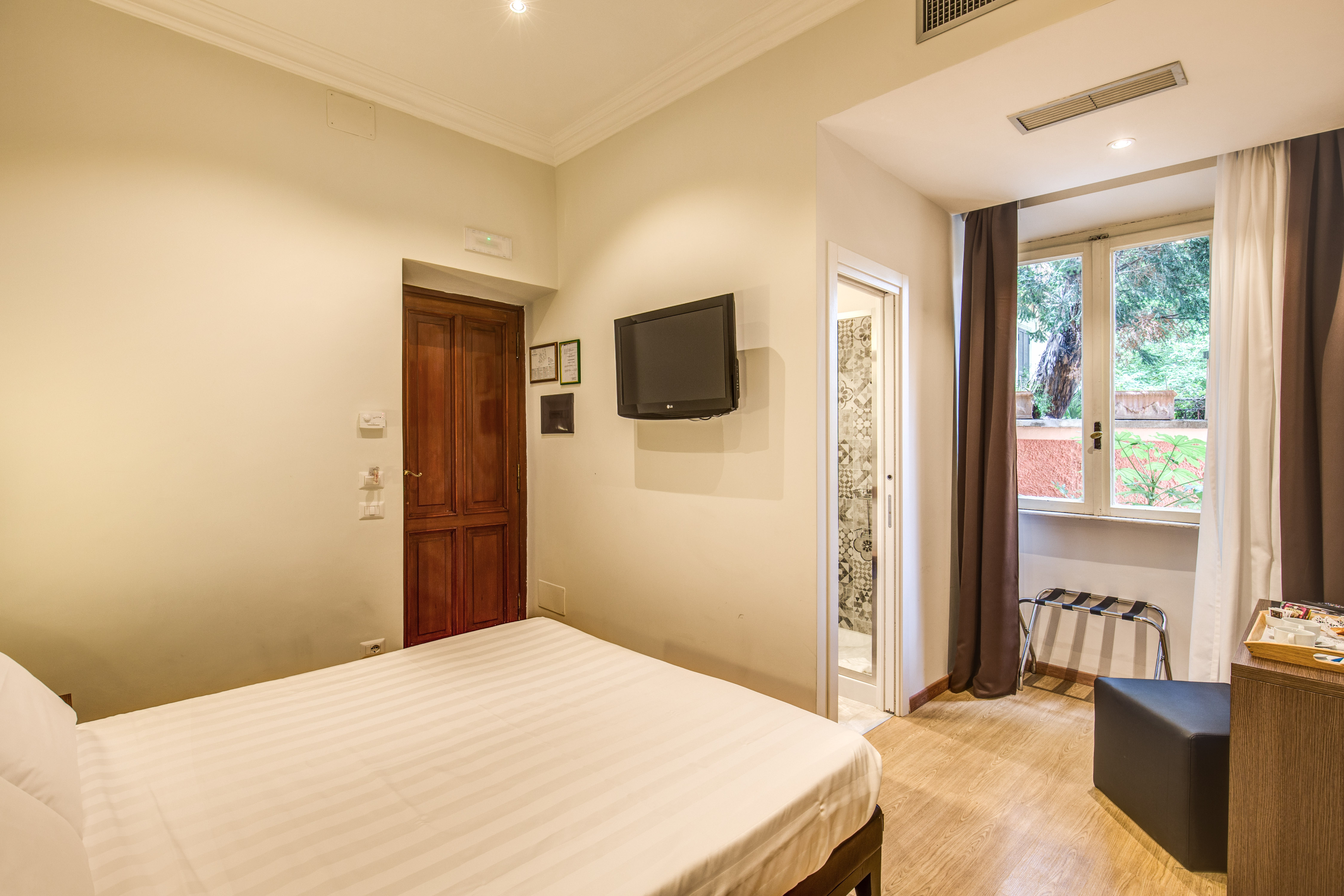 Double or Twin Deluxe