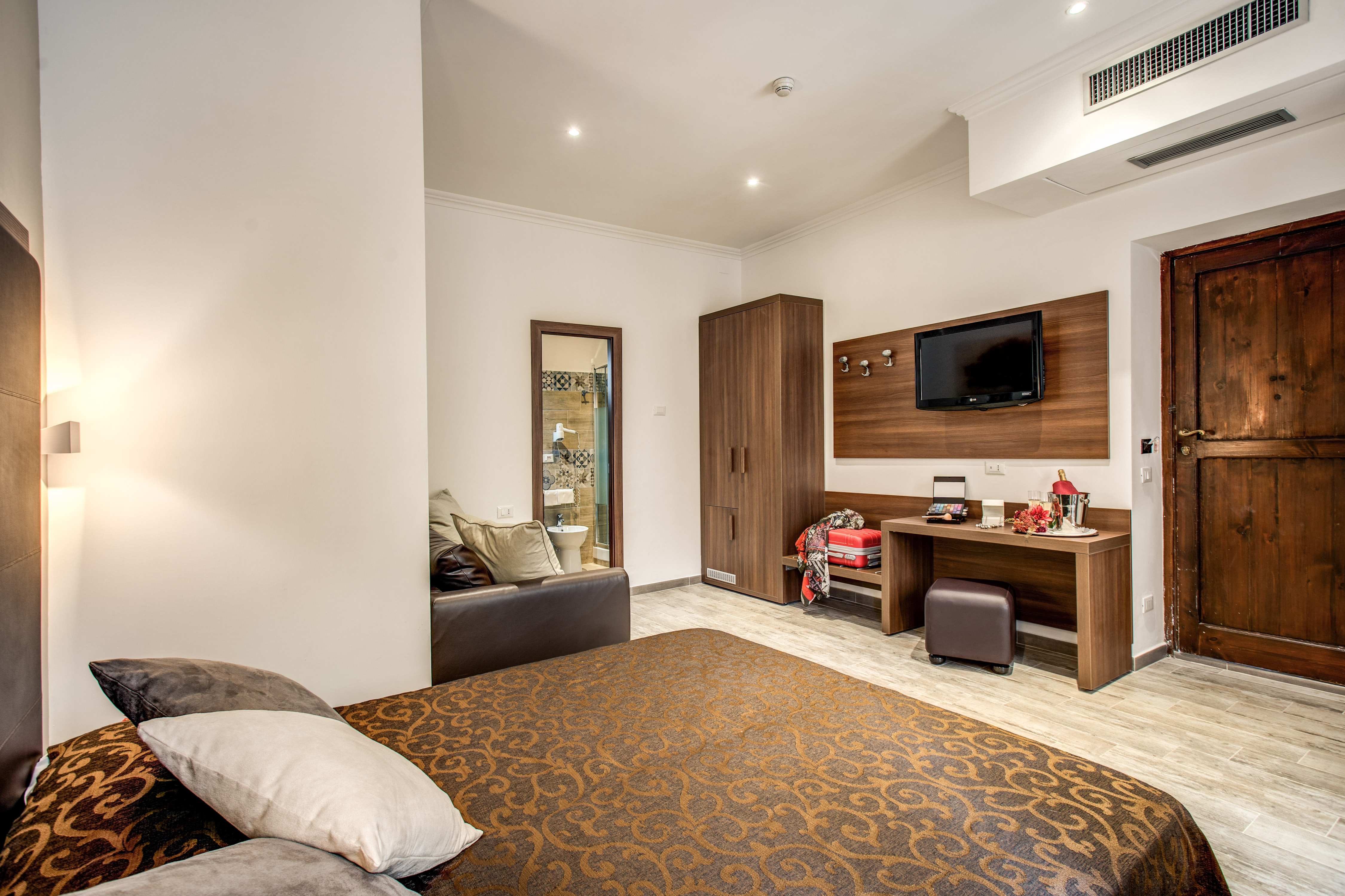 Double or Twin Superior