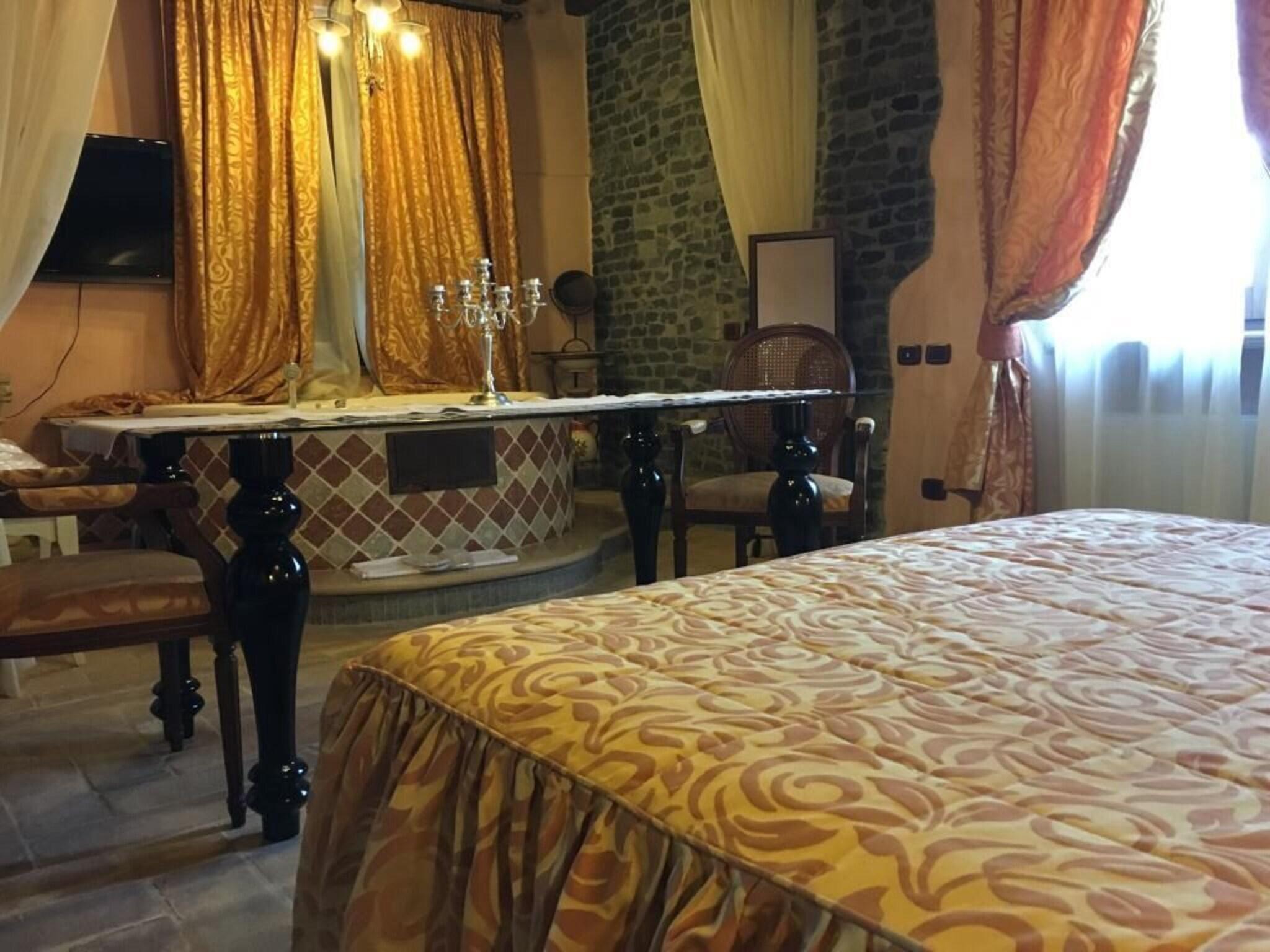 Studio King Size Bed