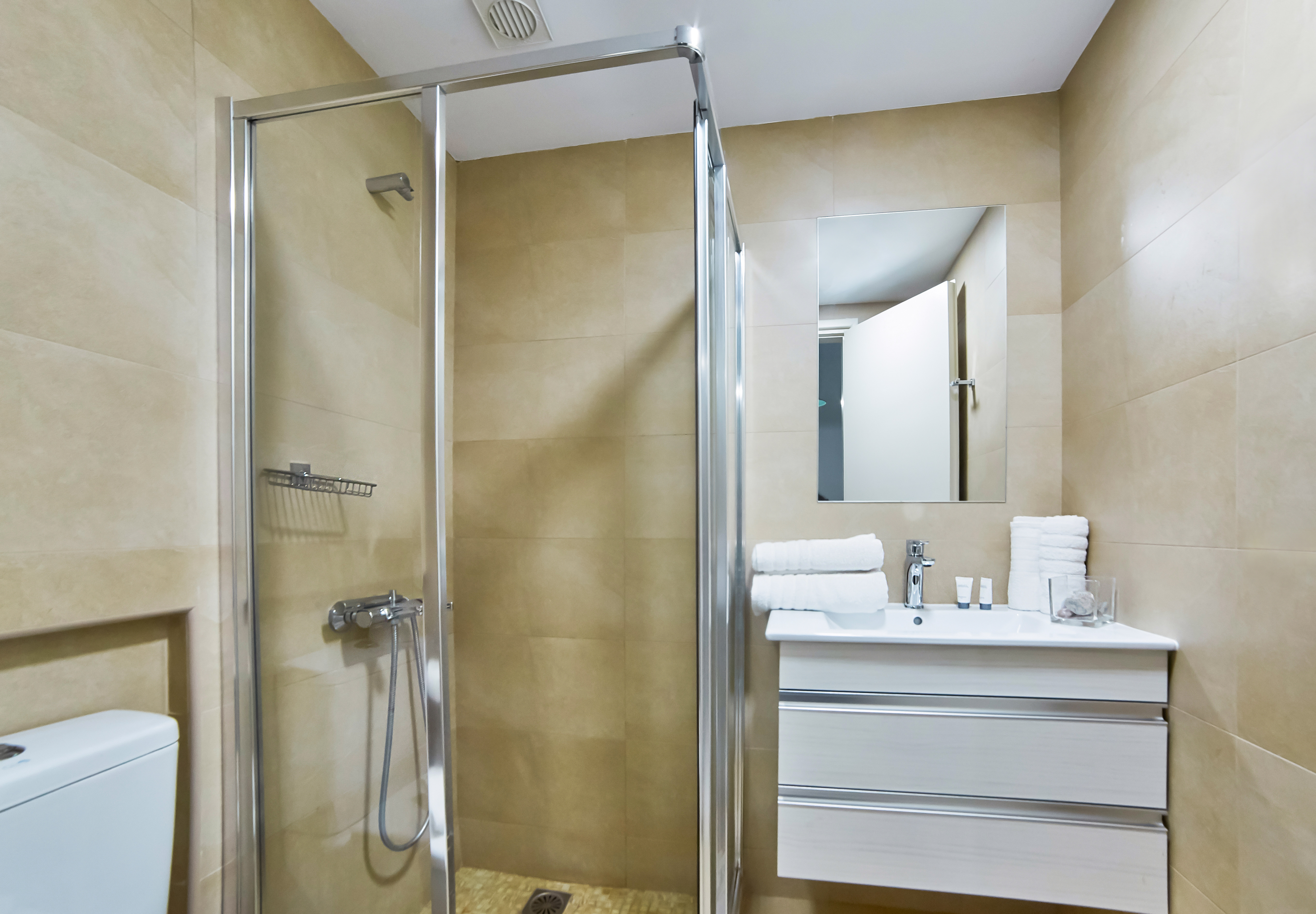 Studio Superior Capacity 3