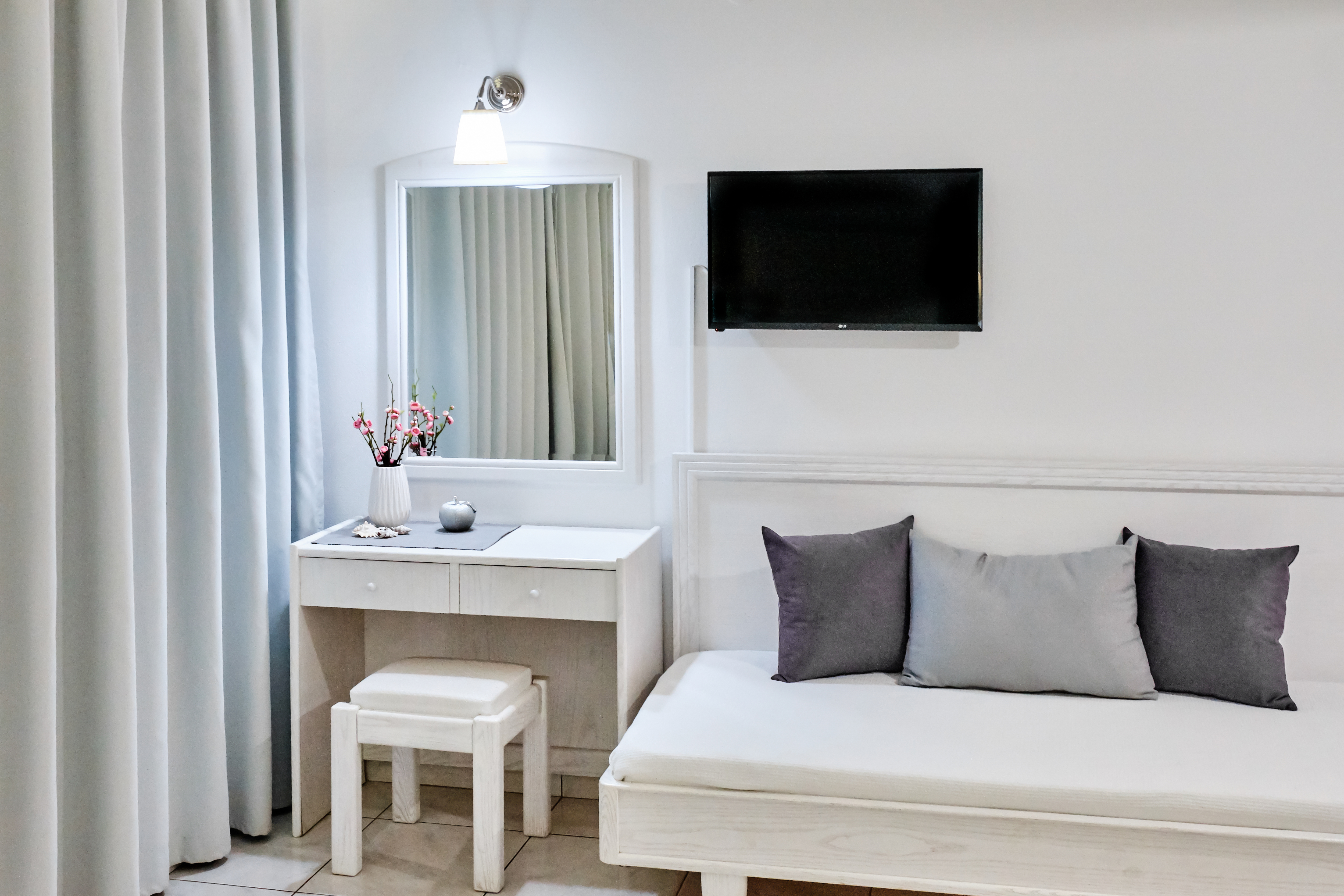 Studio Superior Capacity 3