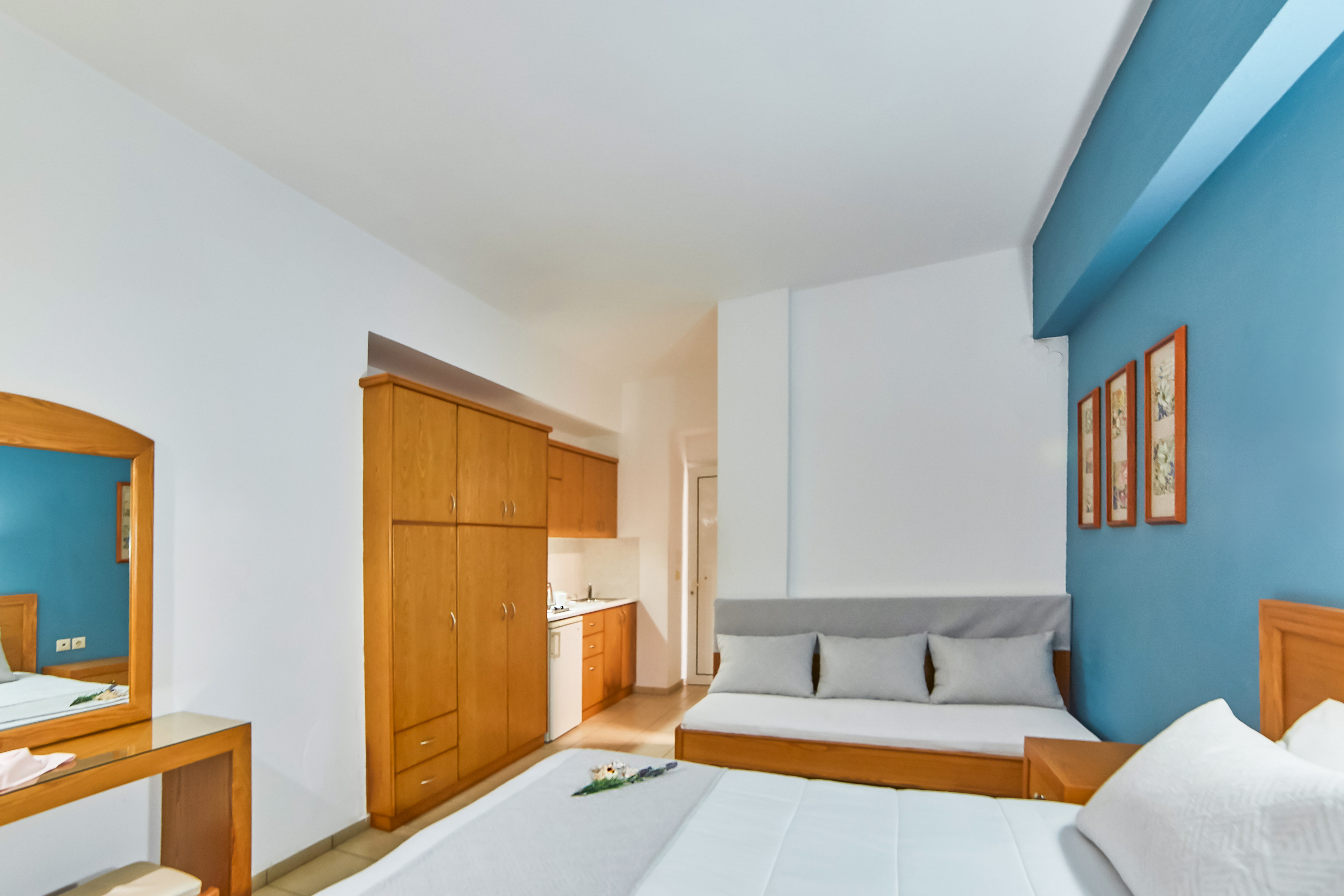 Studio Superior Capacity 3