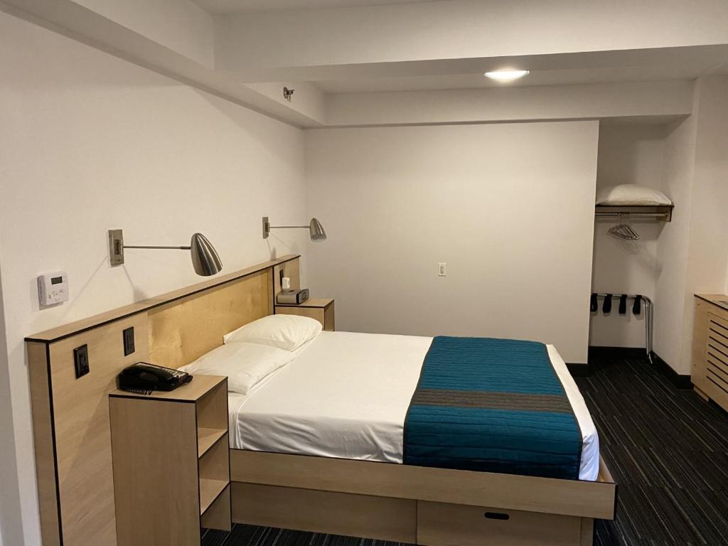 Double Accessible-queen Size Bed