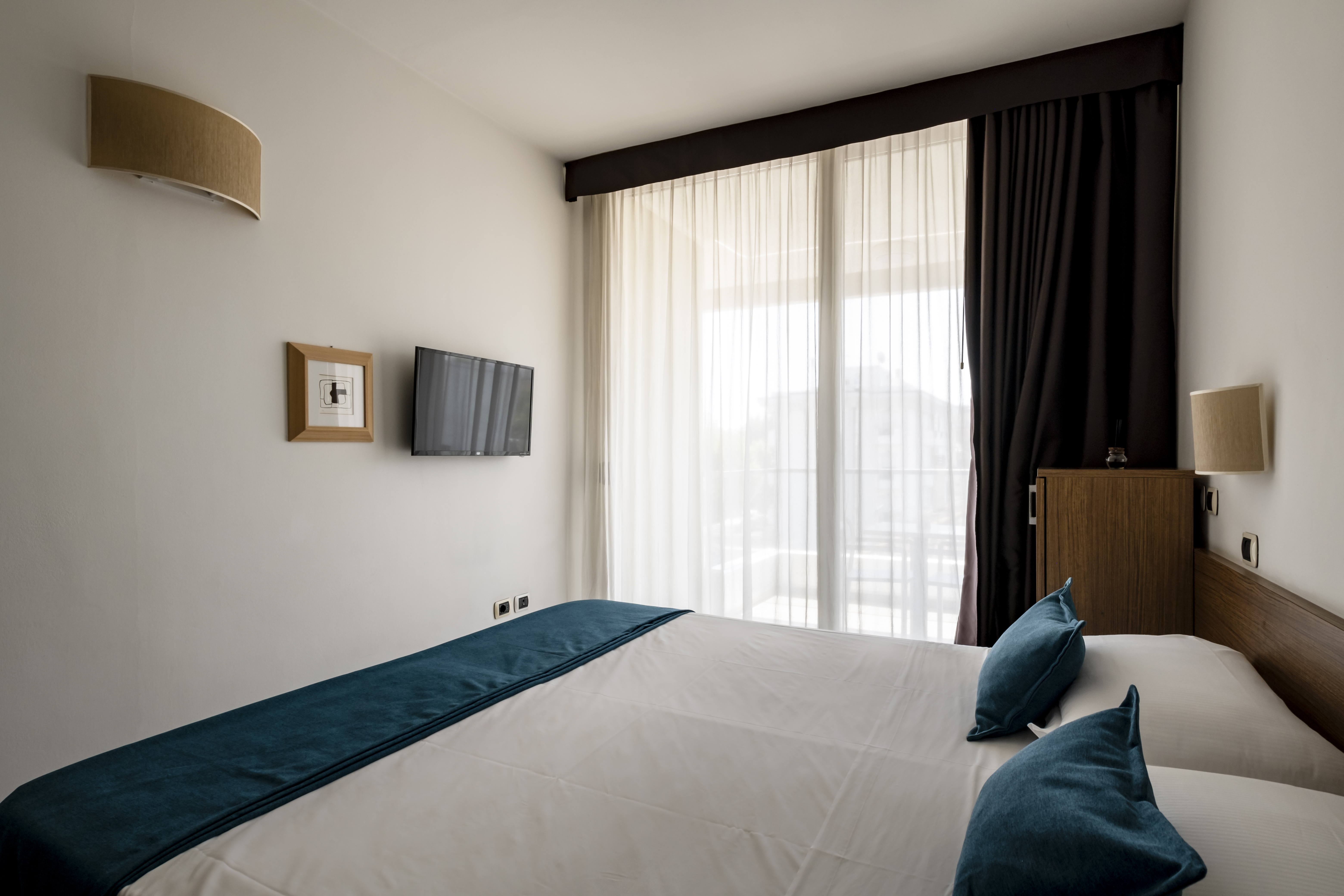 Double Single with Balcony