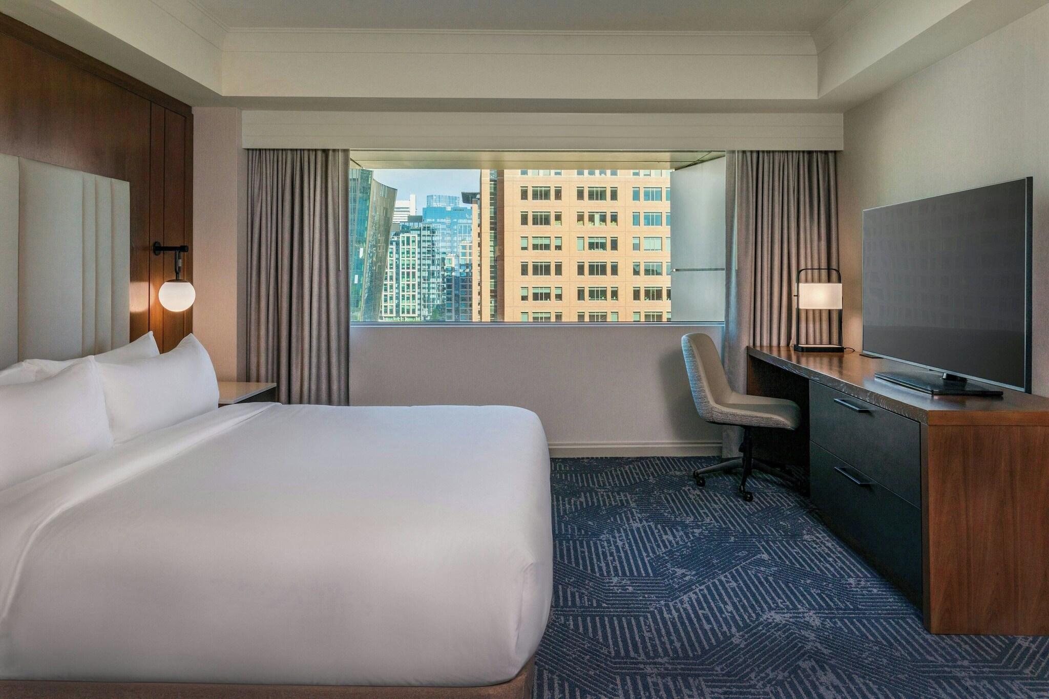 Suite King Size Bed