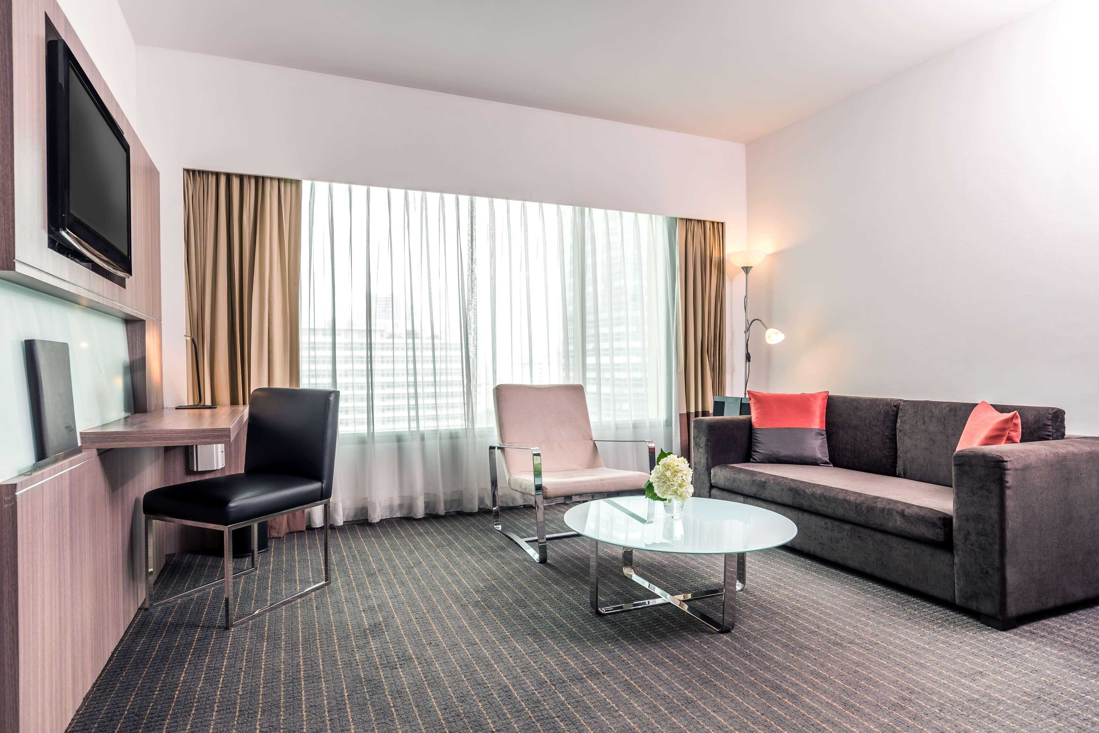 Suite Deluxe King Bed