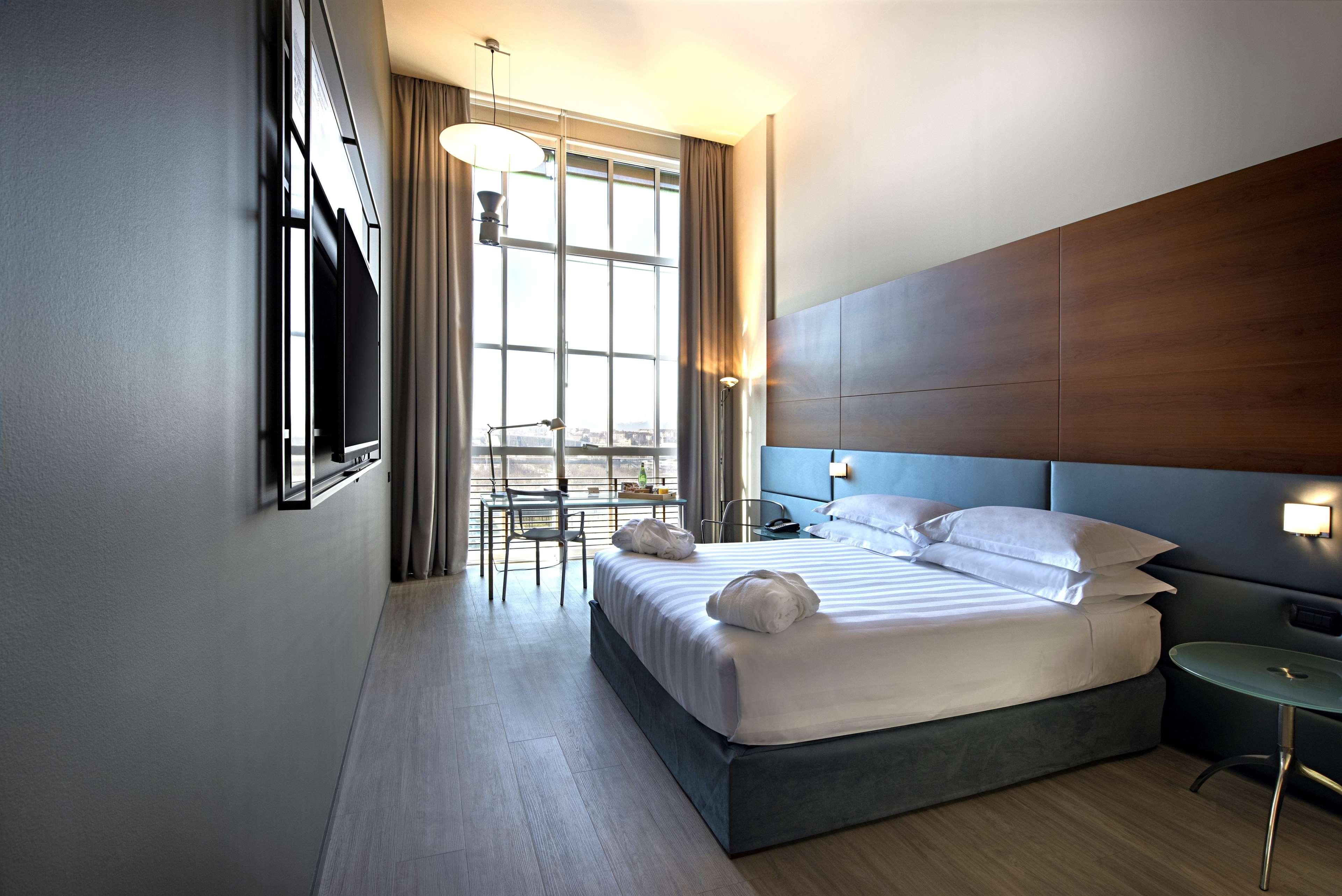 Double Deluxe King Bed