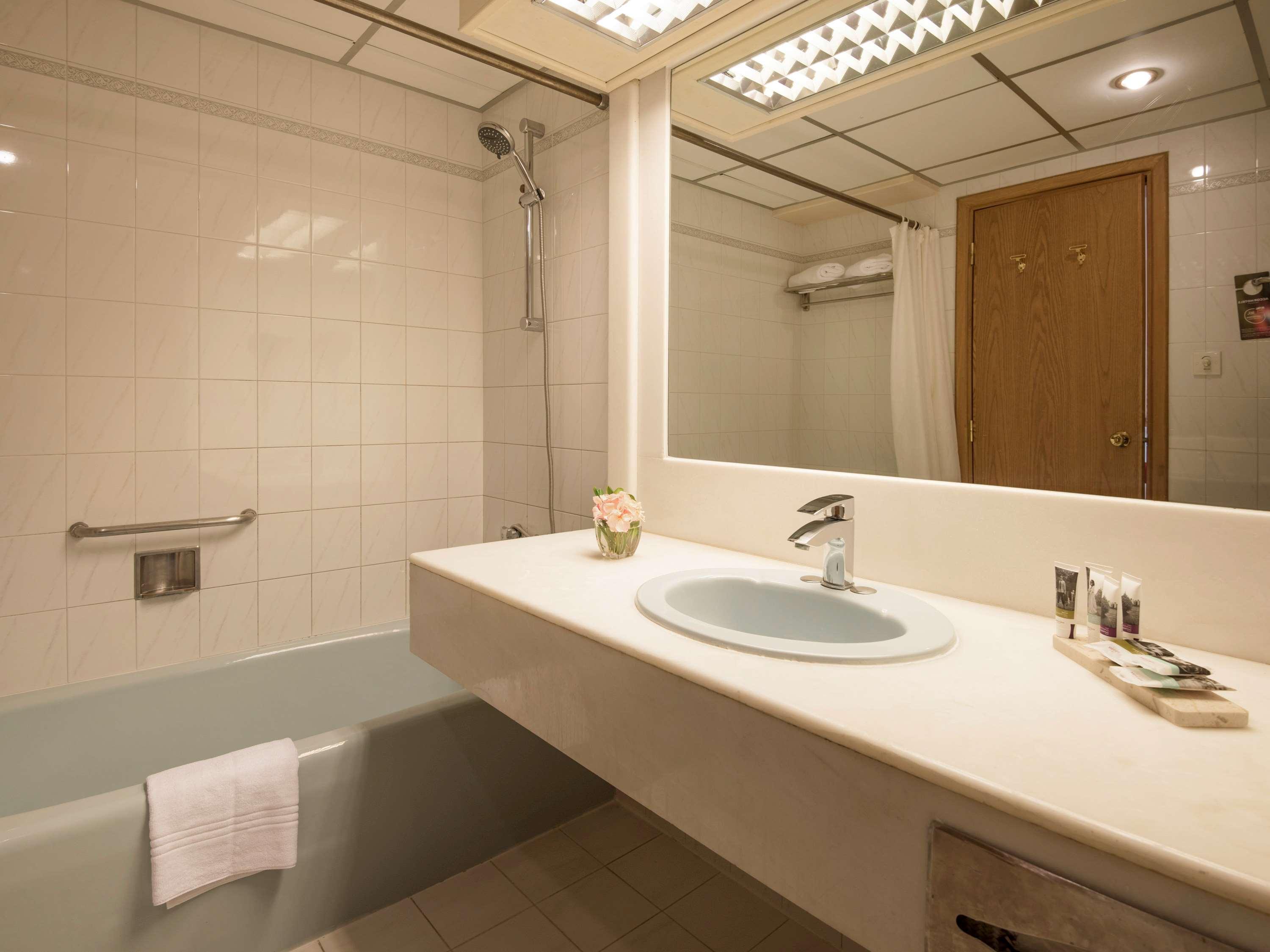 Double Queen Size Bed