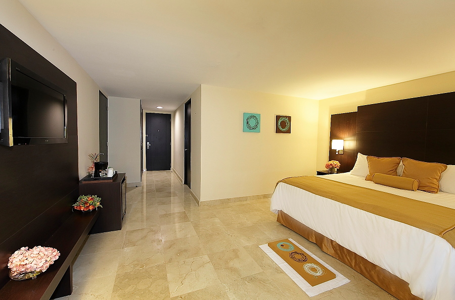 Double Deluxe King Bed