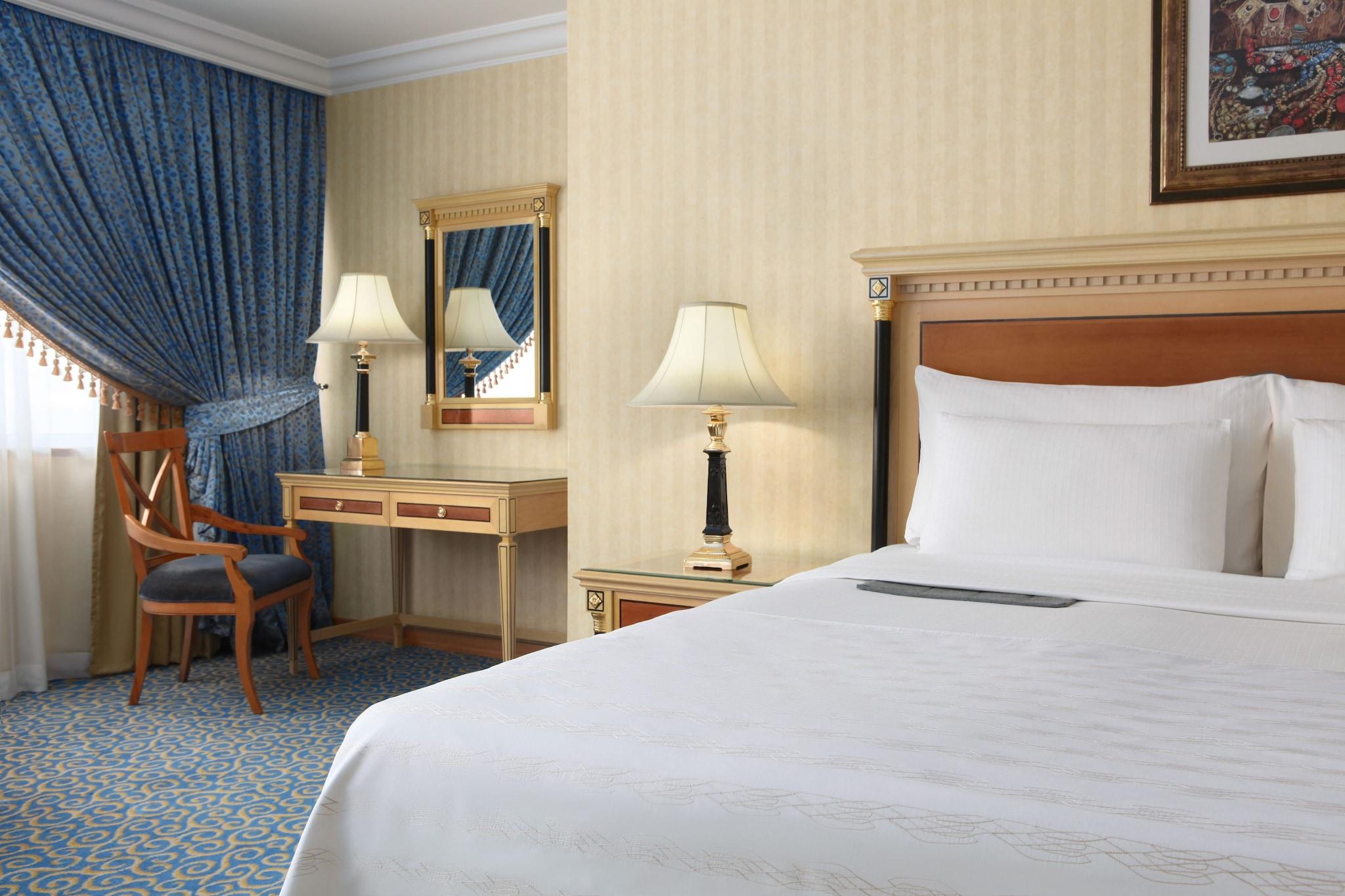 Double Deluxe King Bed