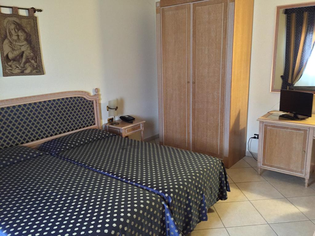 Double or Twin Standard