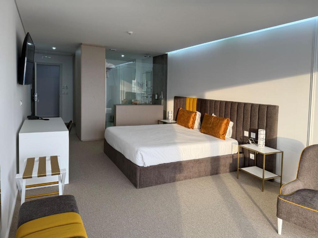 Double or Twin Deluxe