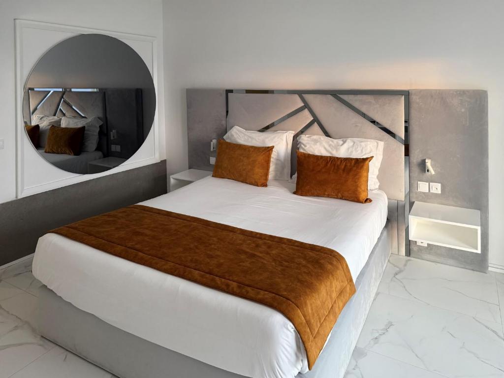 Double or Twin Standard