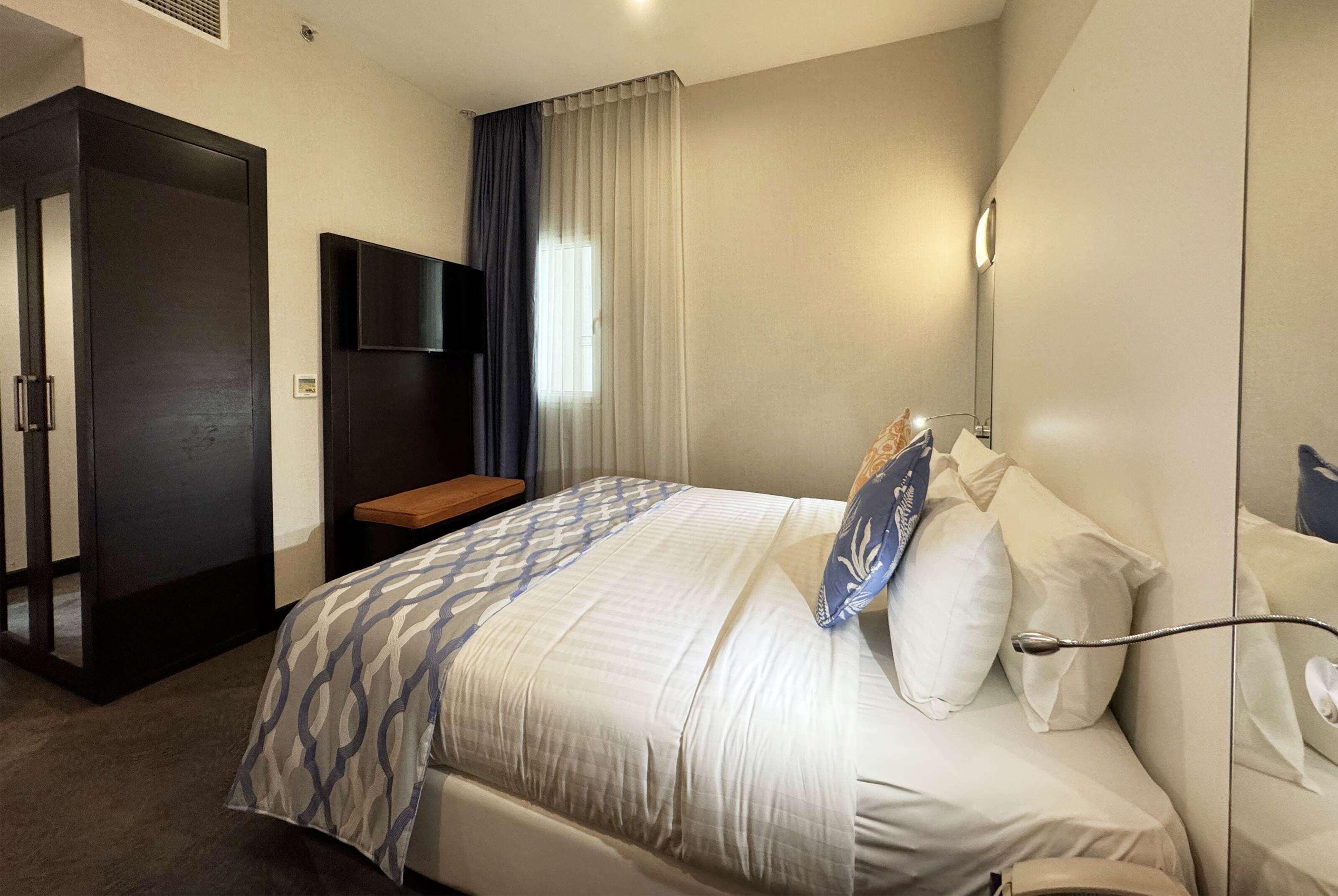 Double Queen Size Bed