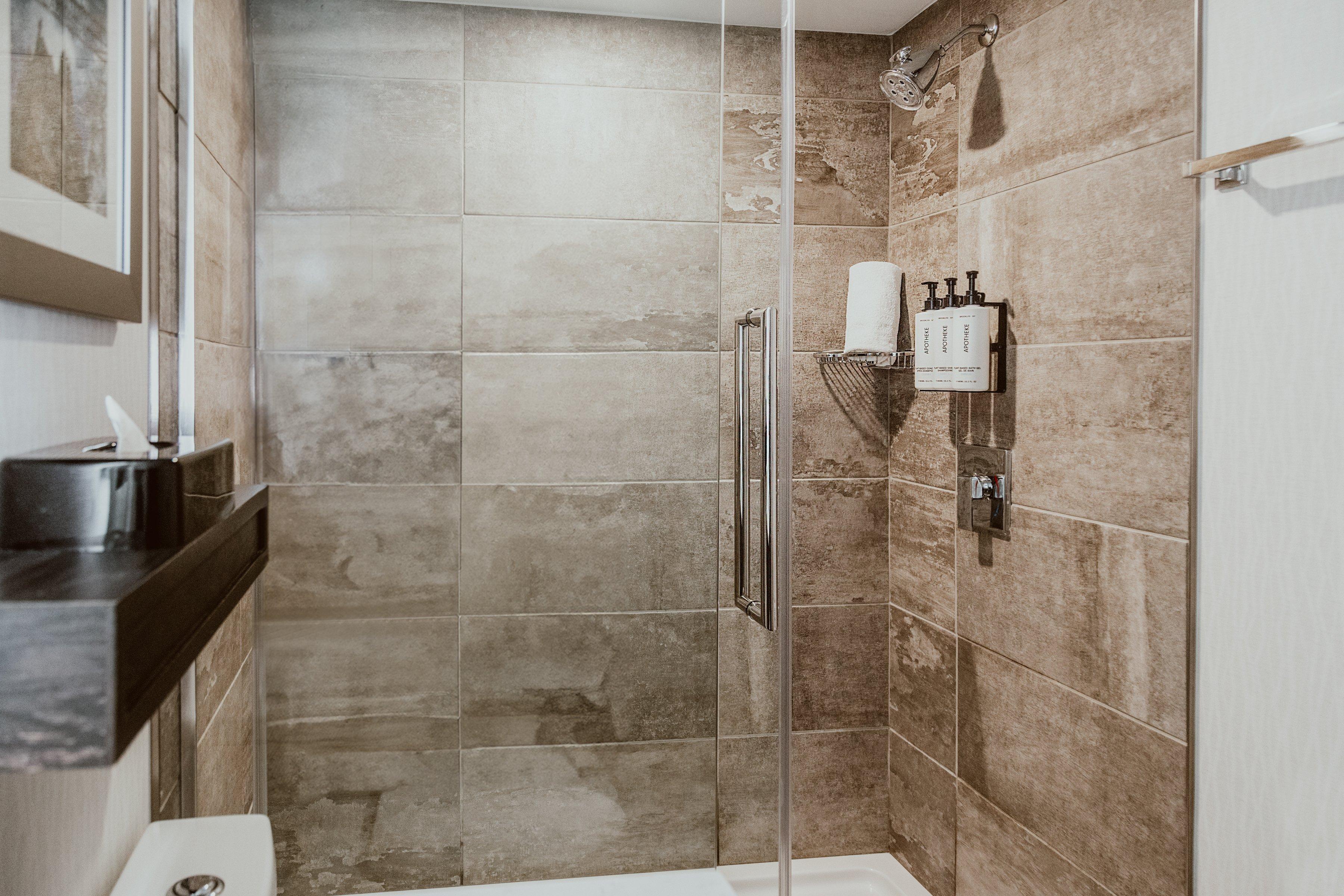 Quadruple Two Queen Beds Premium