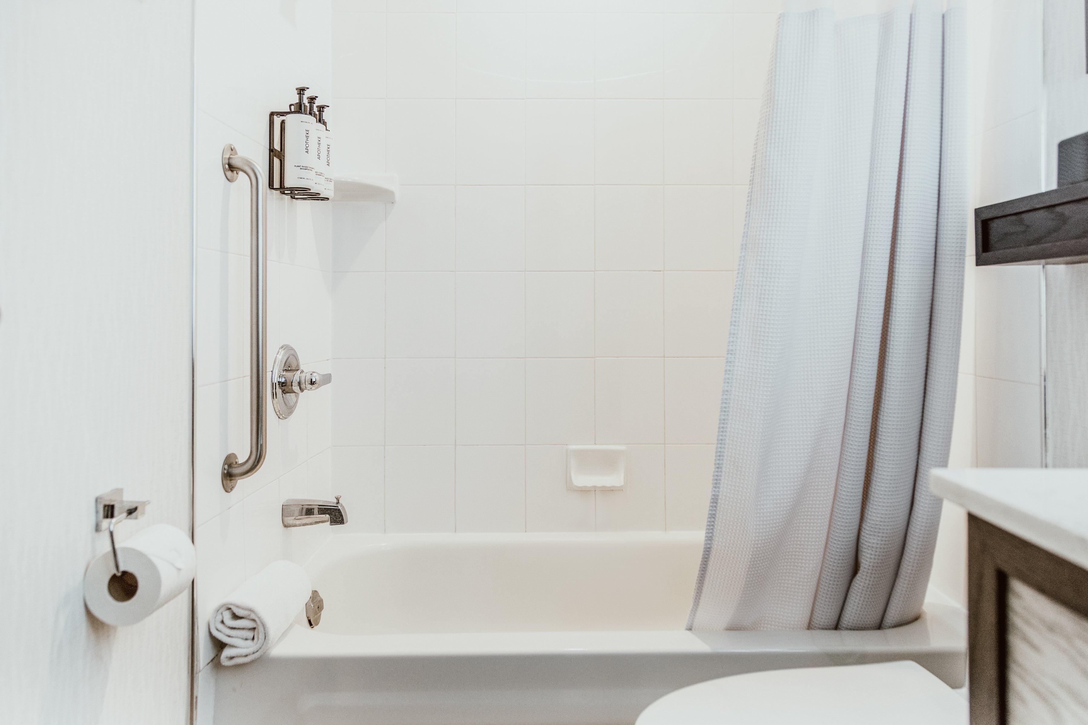 Quadruple Two Queen Beds Premium