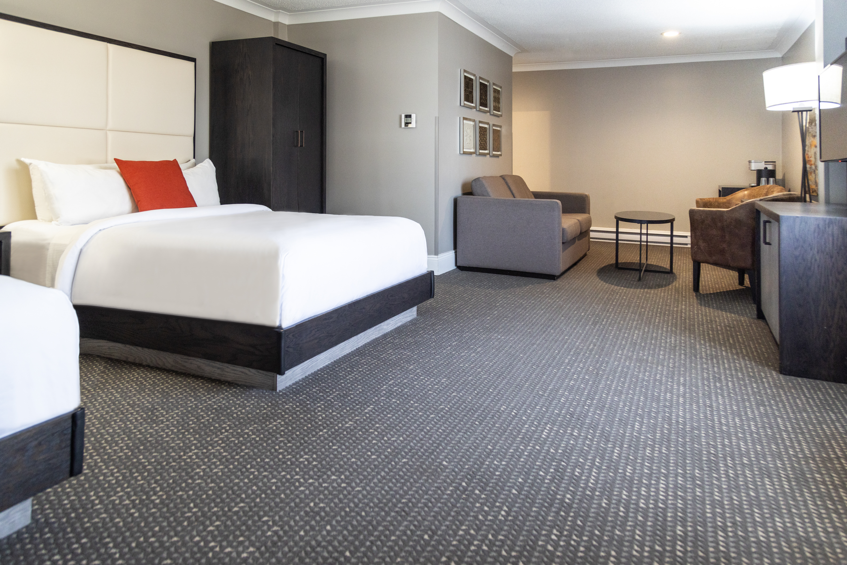 Double Two Queen Beds Premium