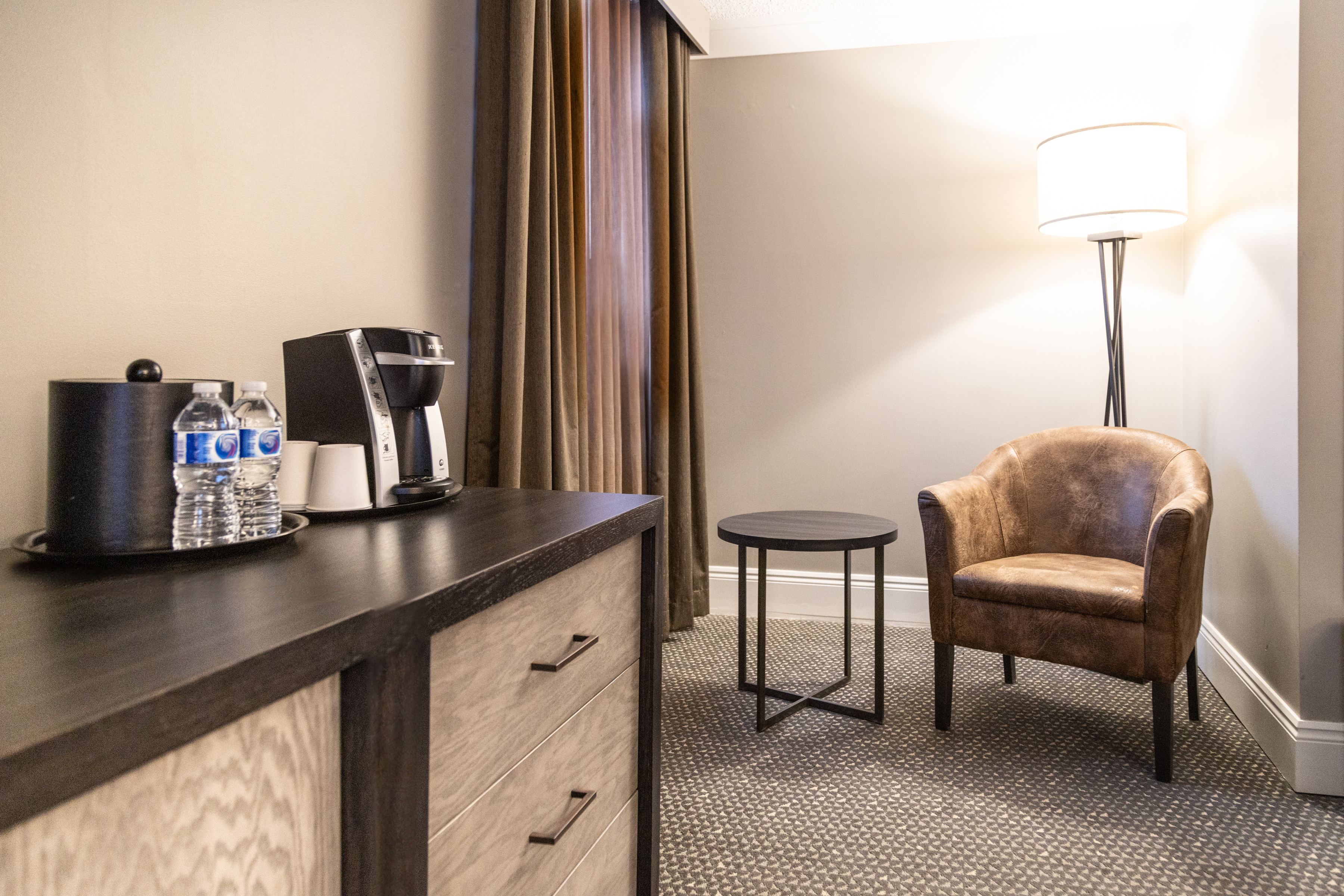 Quadruple Two Queen Beds Premium