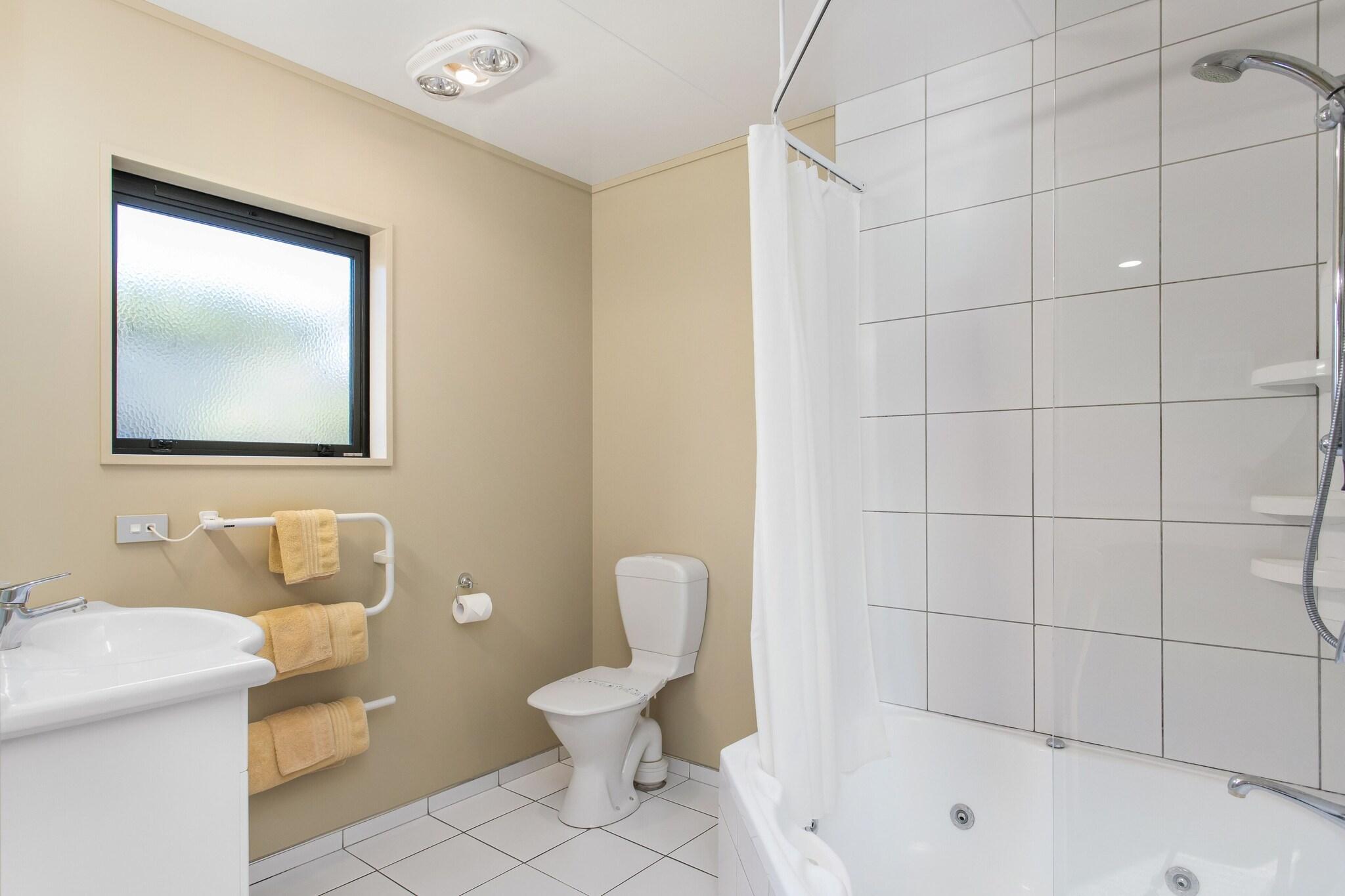 Double Deluxe Queen Bed