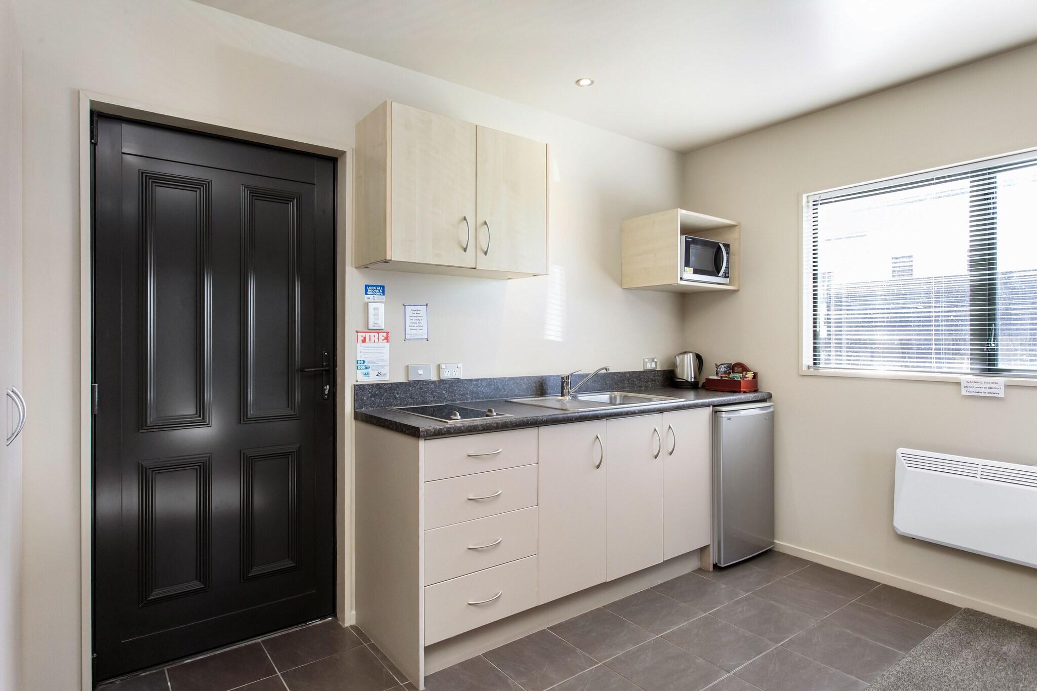 Double Deluxe Queen Bed