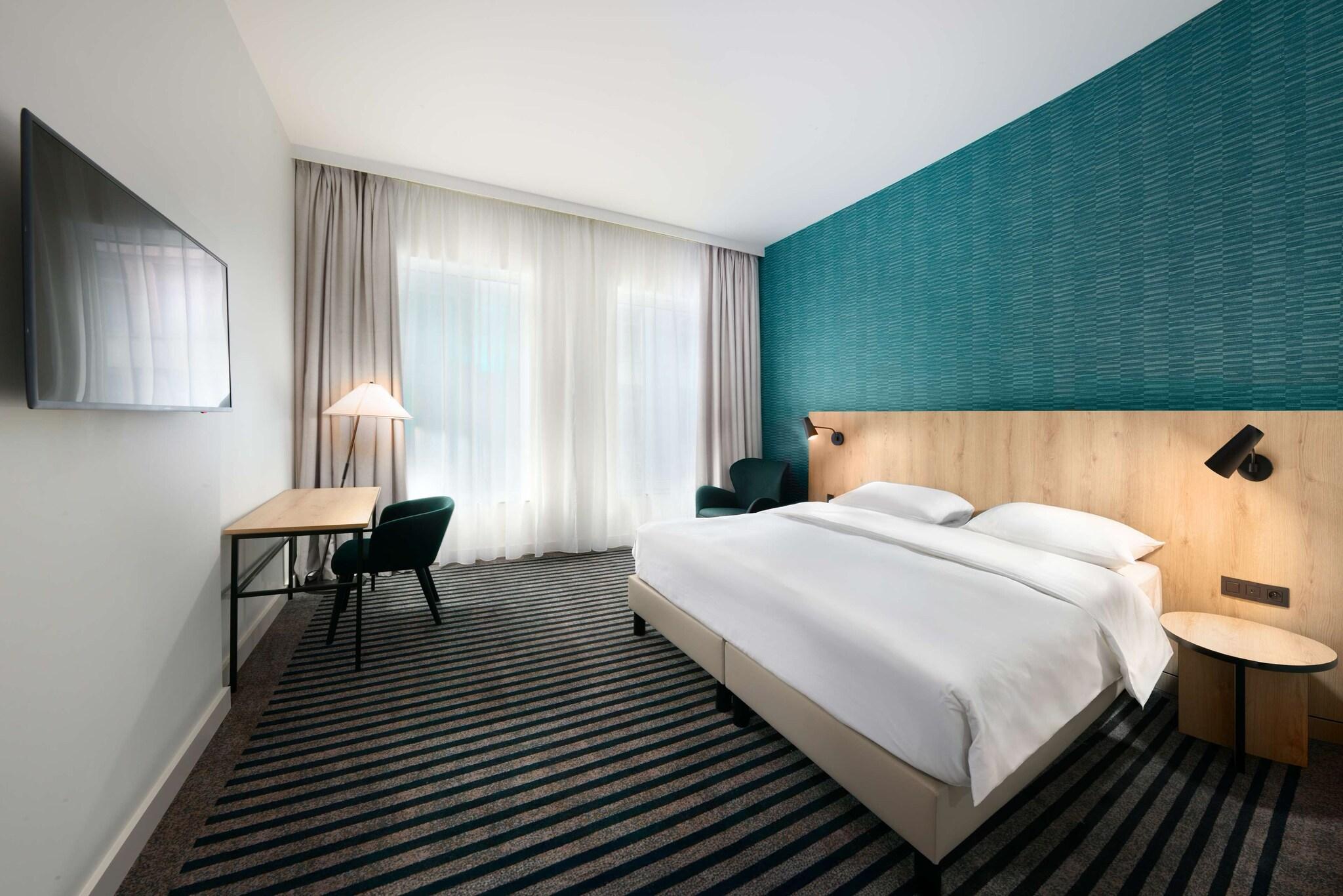 Double King Size Bed