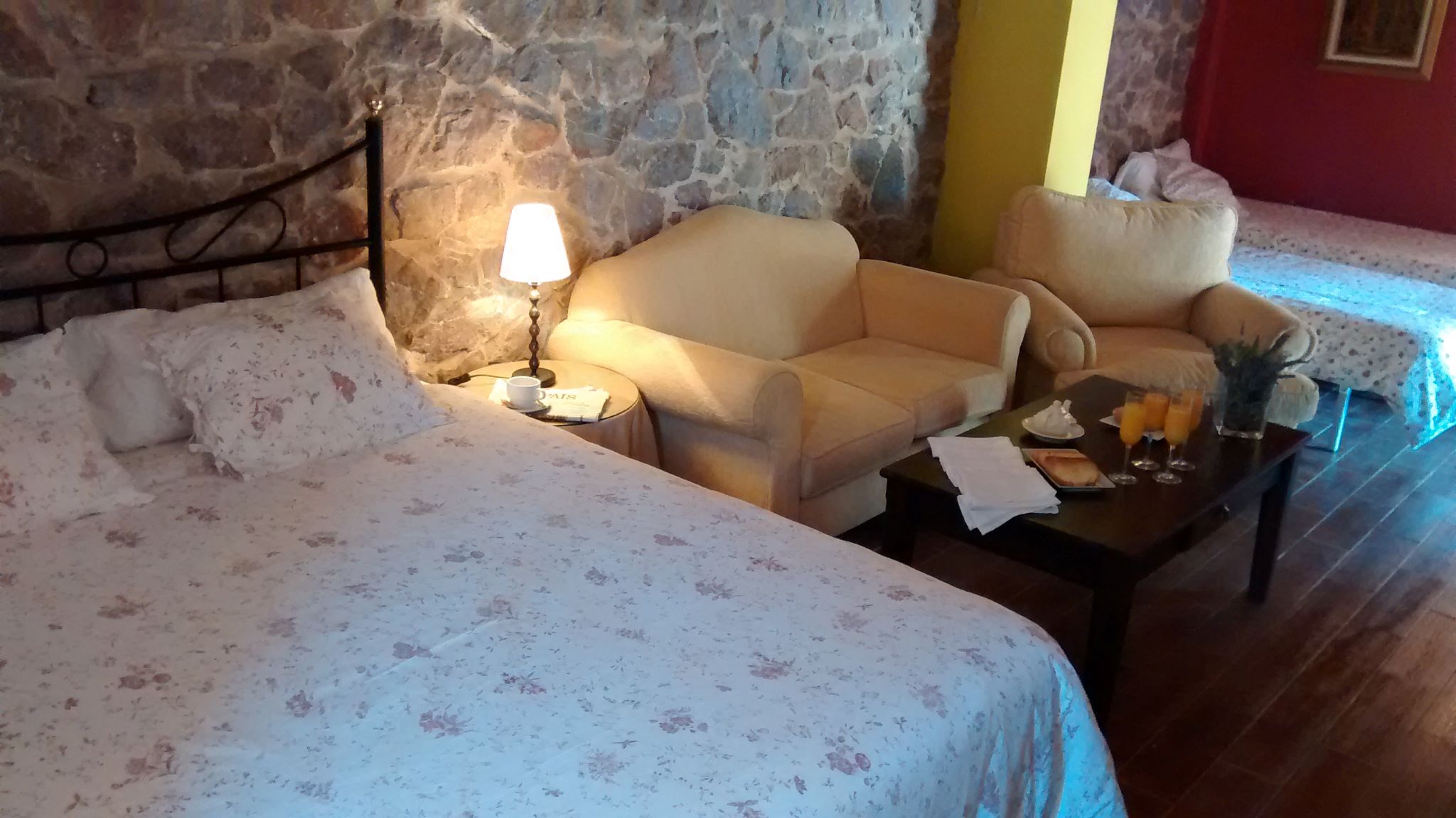 Quadruple Three Bedrooms One Bathroom