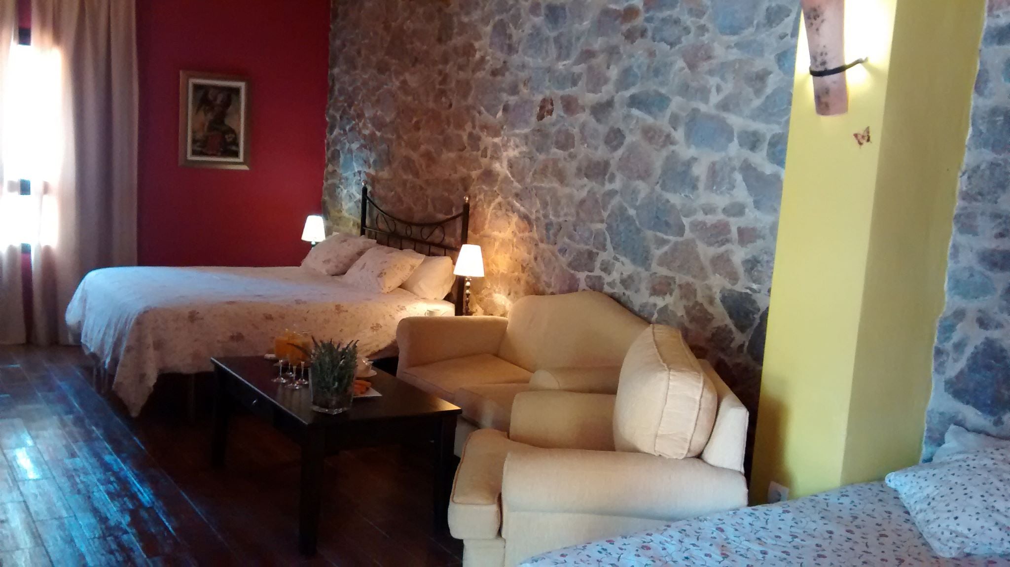 Quadruple Three Bedrooms One Bathroom