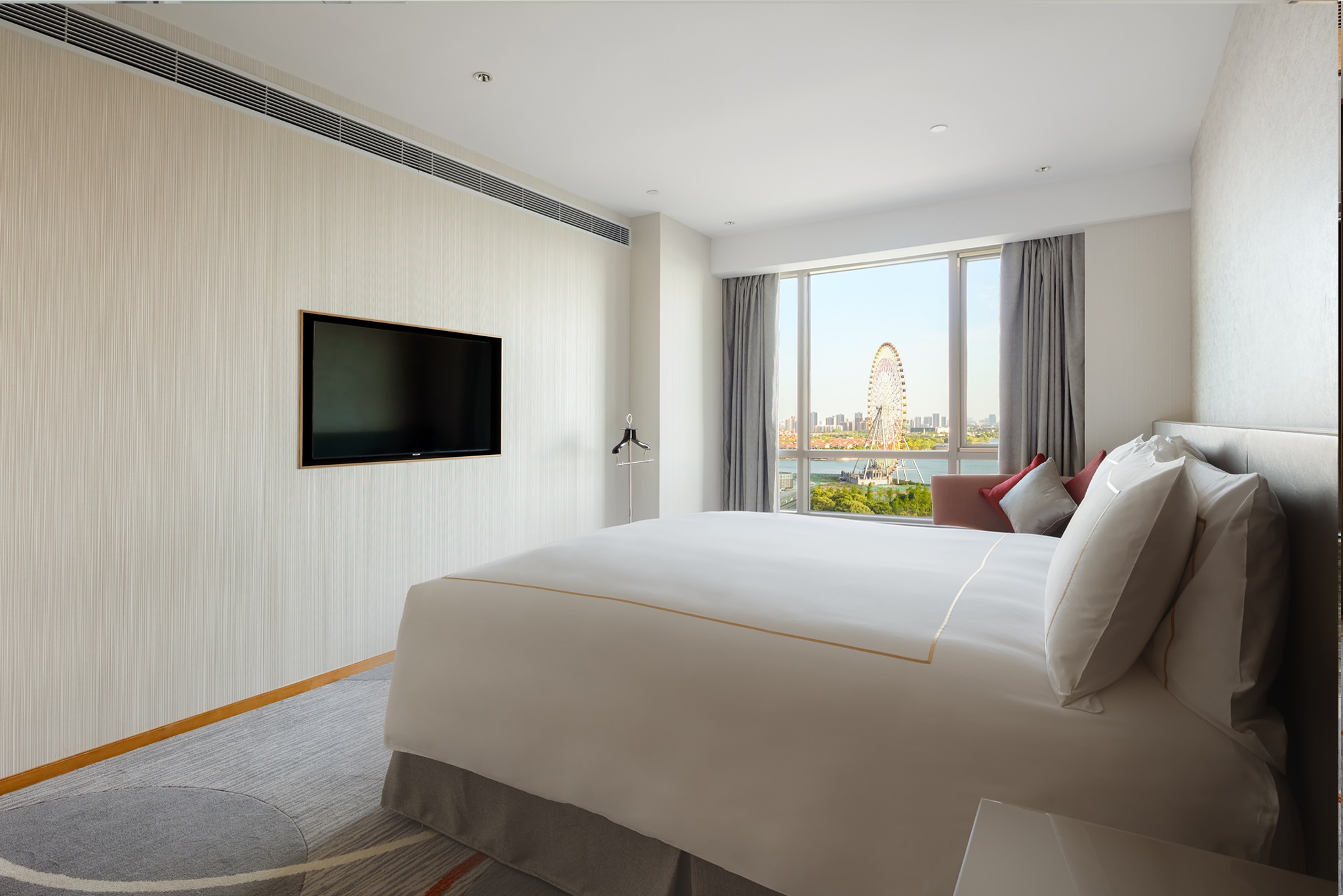 Suite Deluxe King Bed