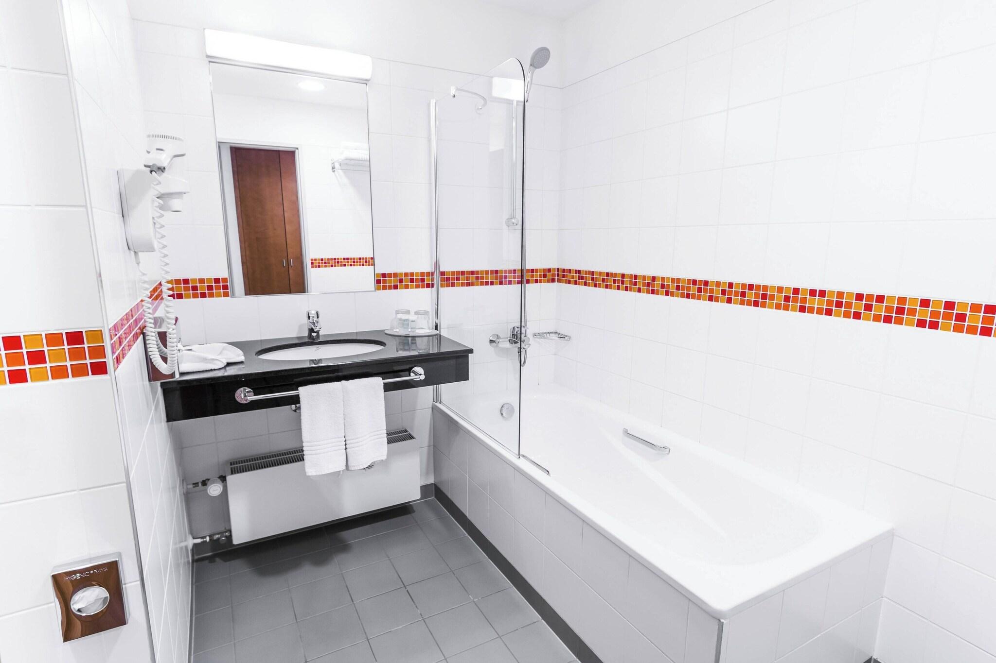 Studio King Size Bed