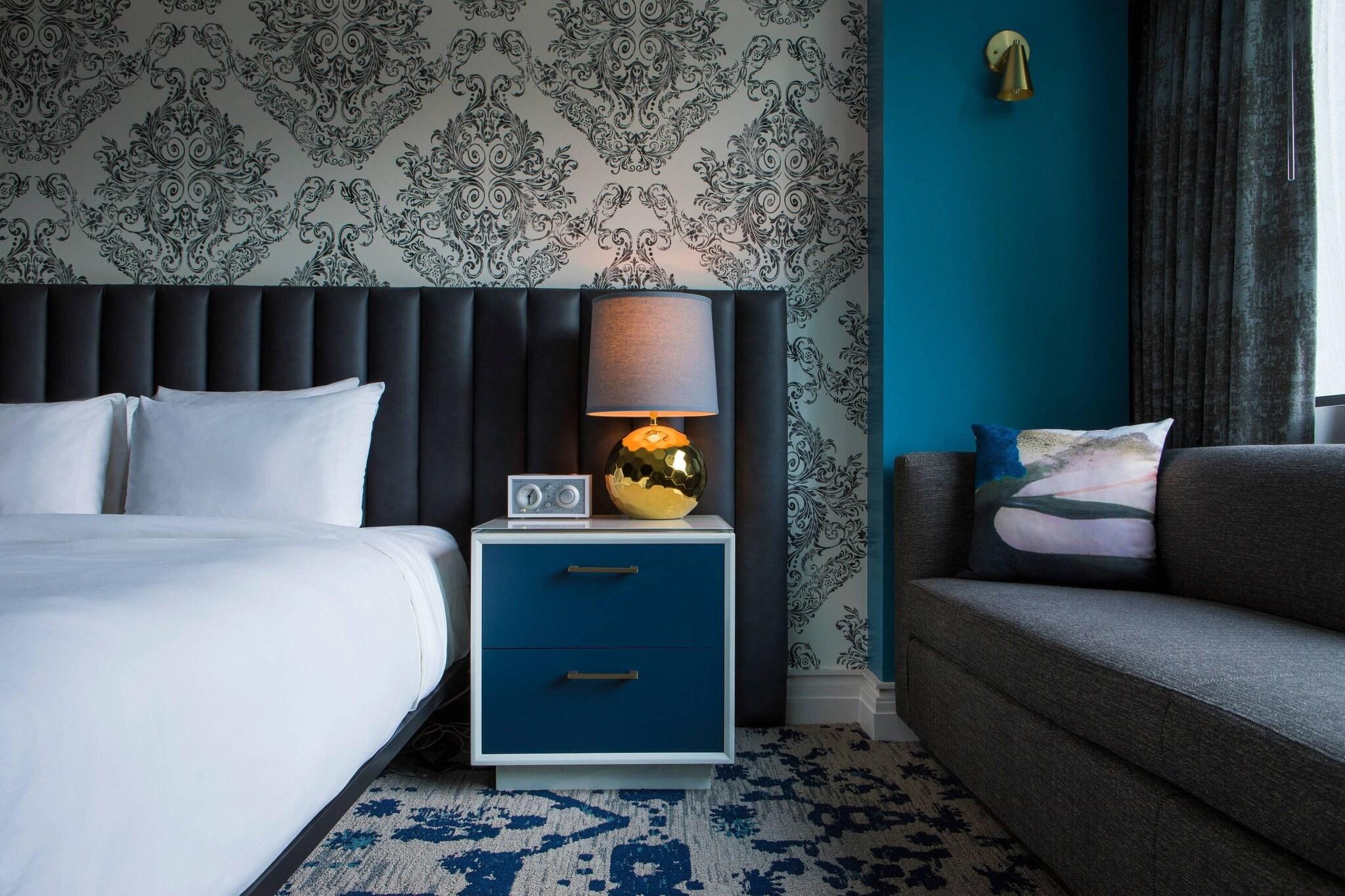 Double Deluxe King Bed