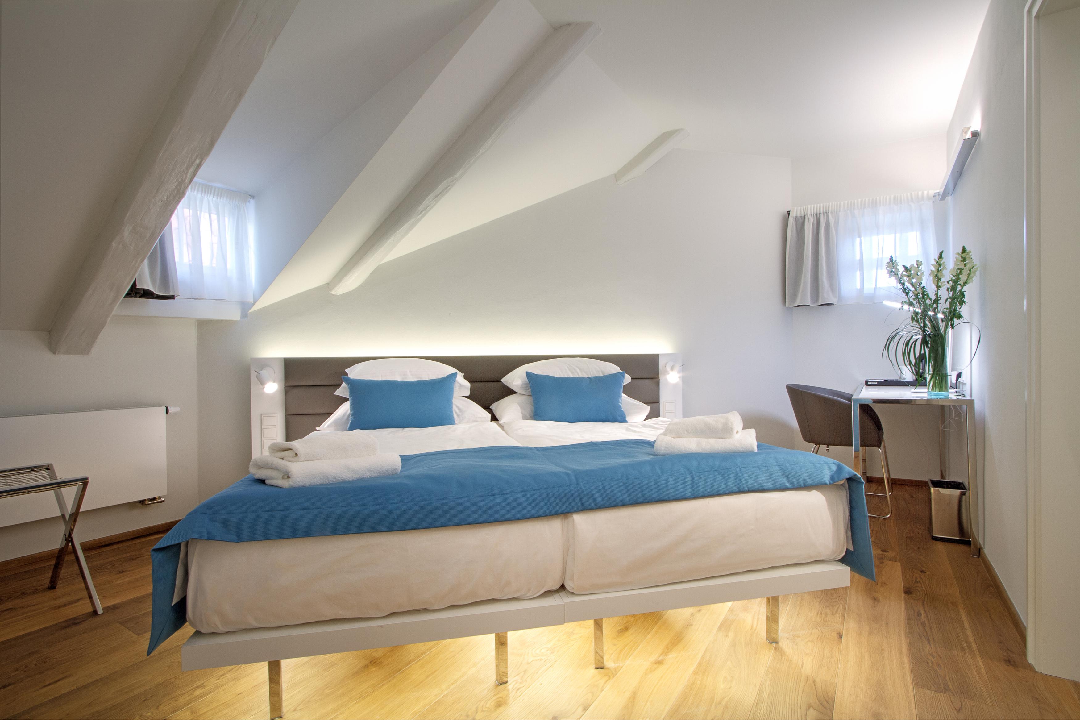 Double or Twin Standard