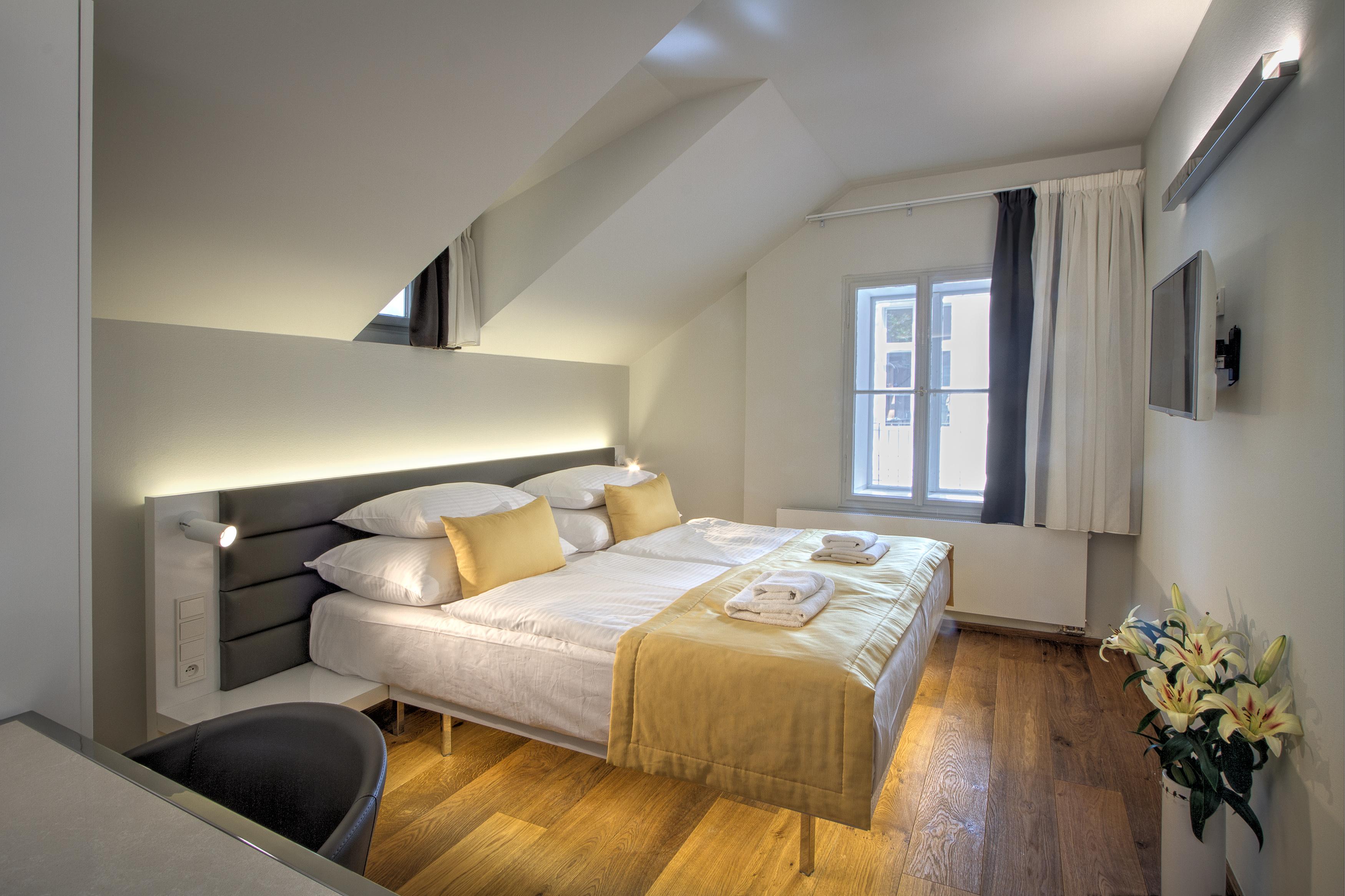 Double or Twin Standard