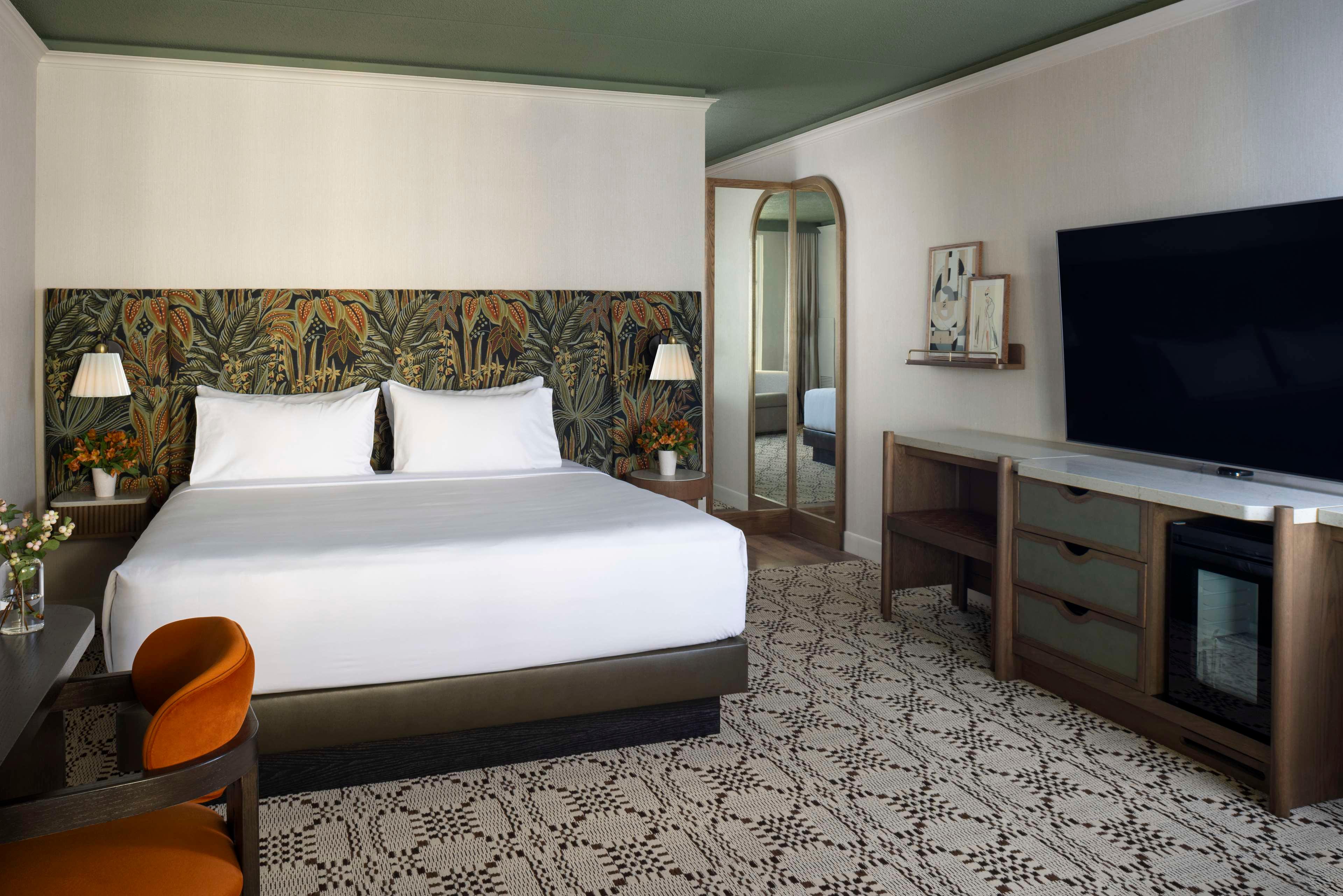 Double Deluxe King Bed