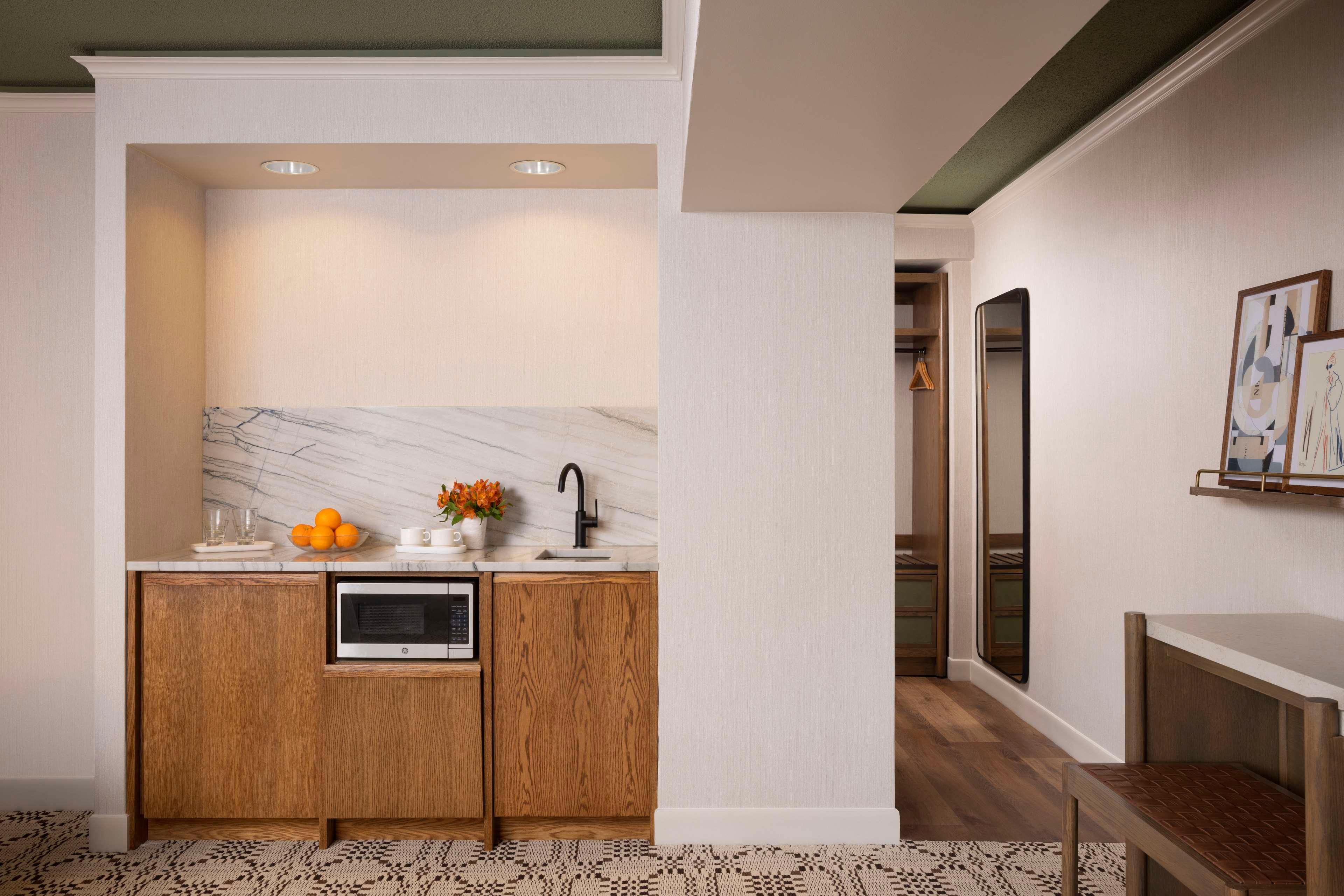 Double Deluxe King Bed