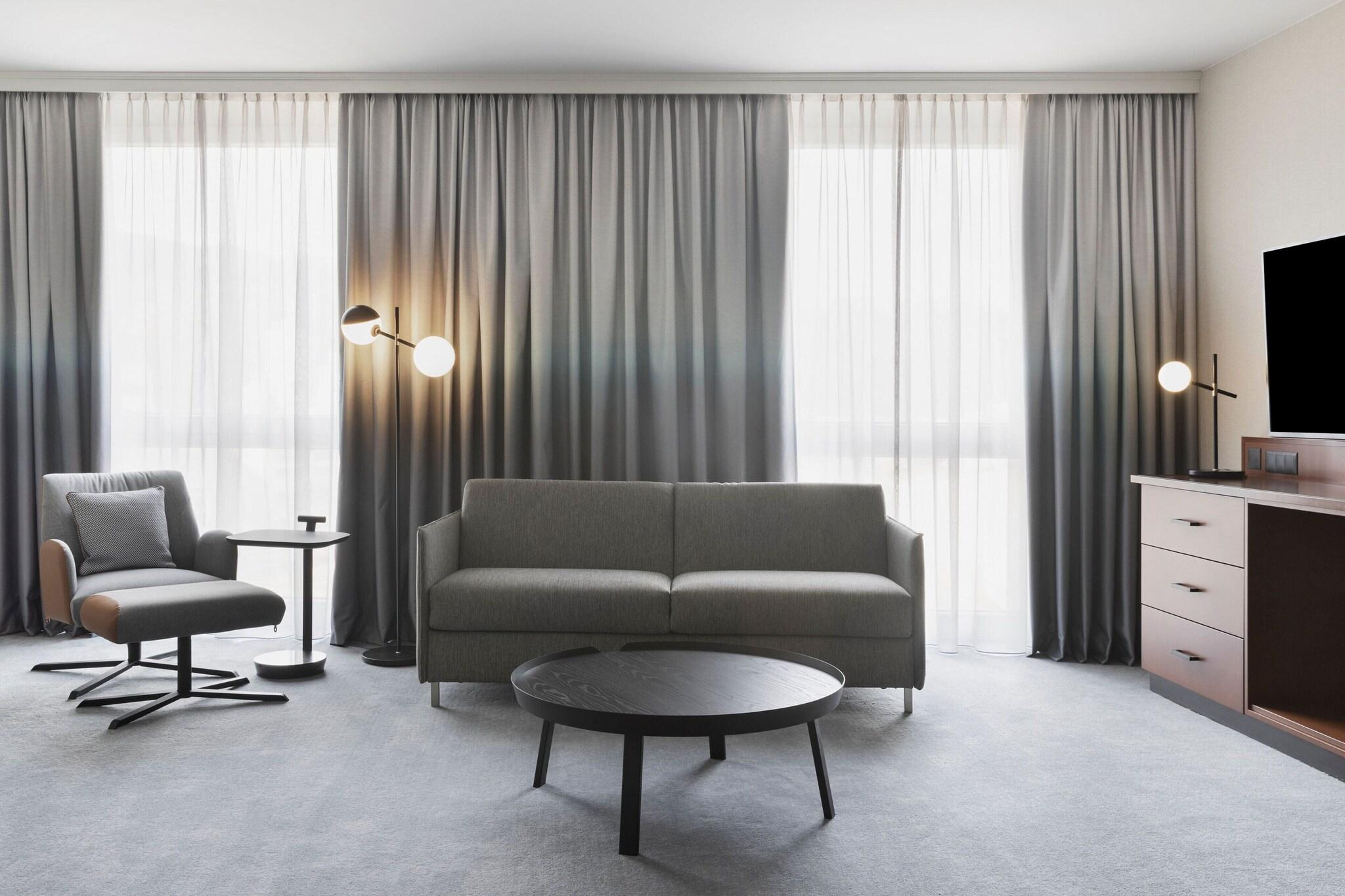 Suite King Bed One Bedroom 